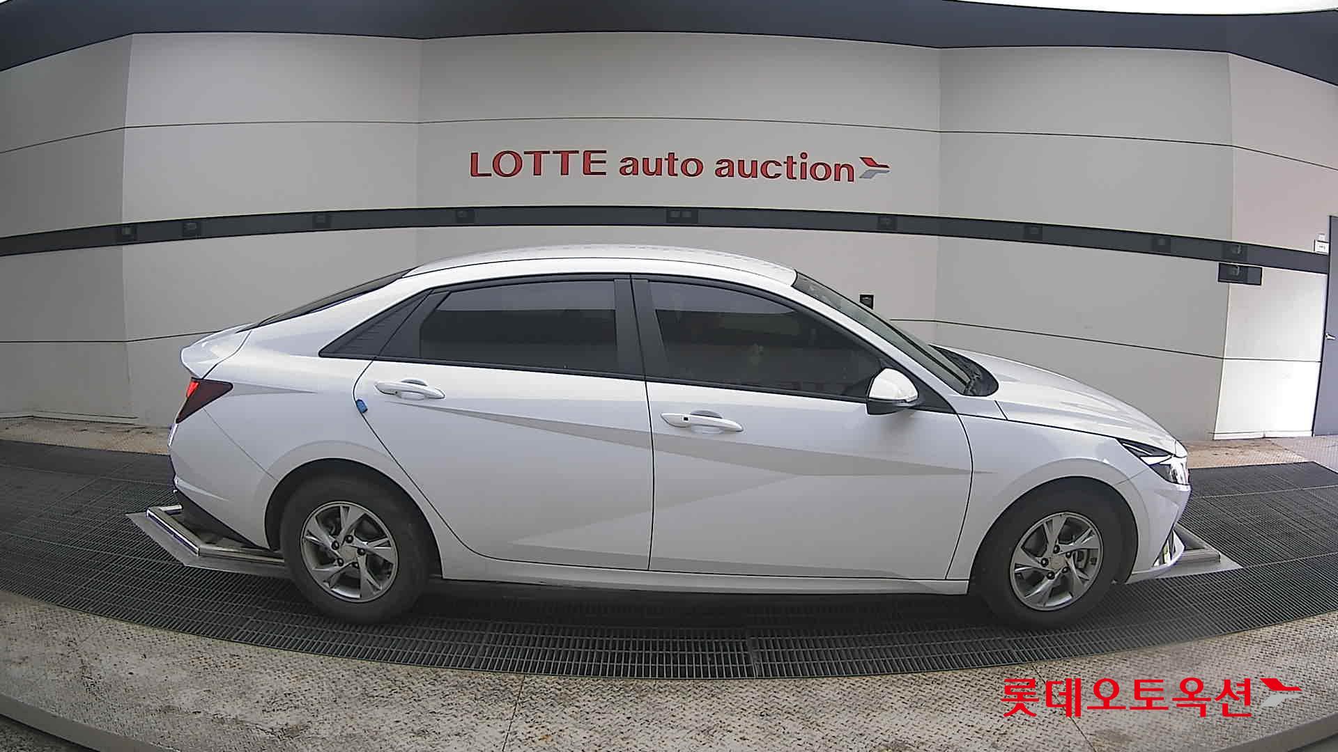 Hyundai Elantra 2021 - Image 21