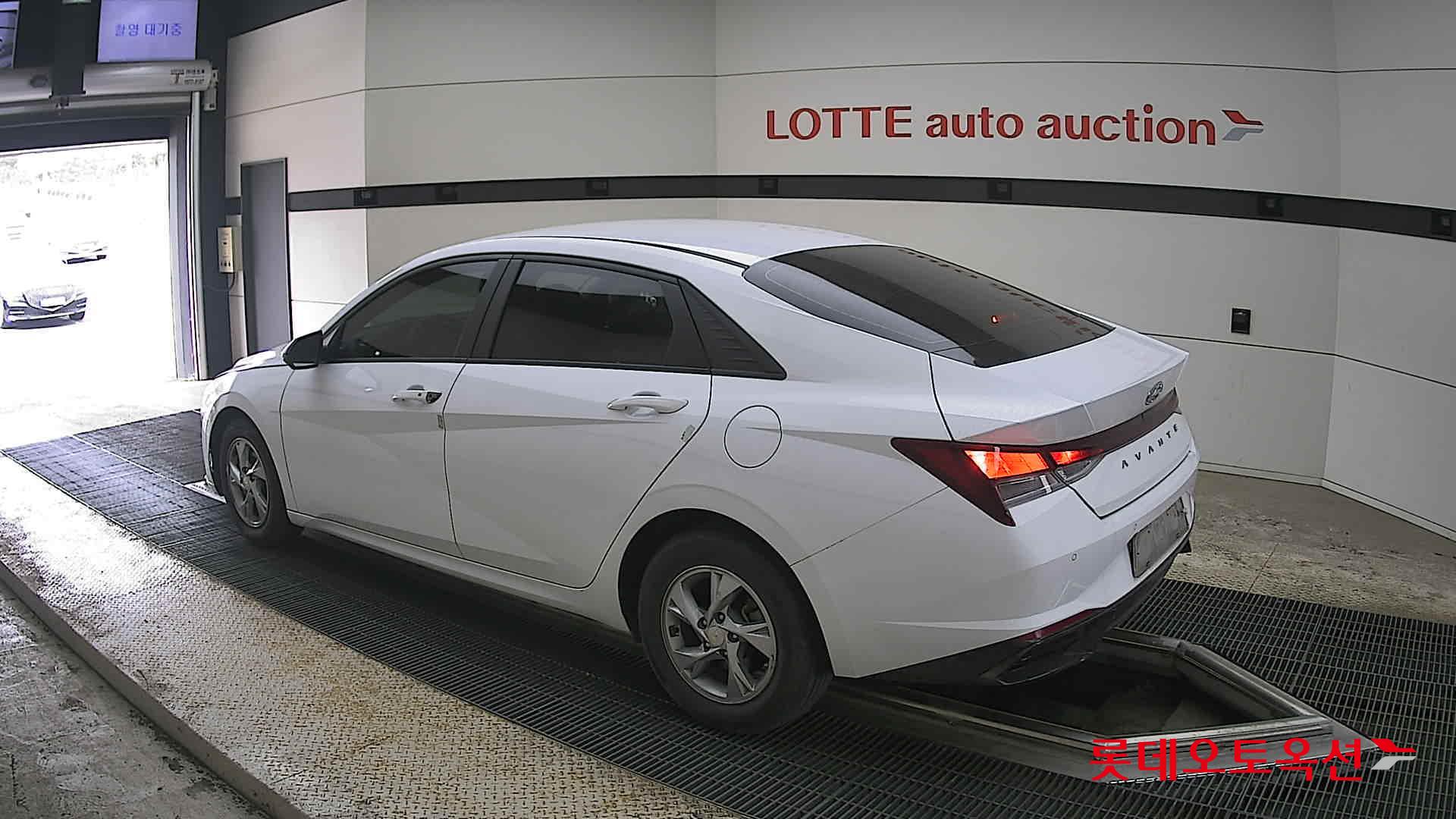 Hyundai Elantra 2021 - Image 15