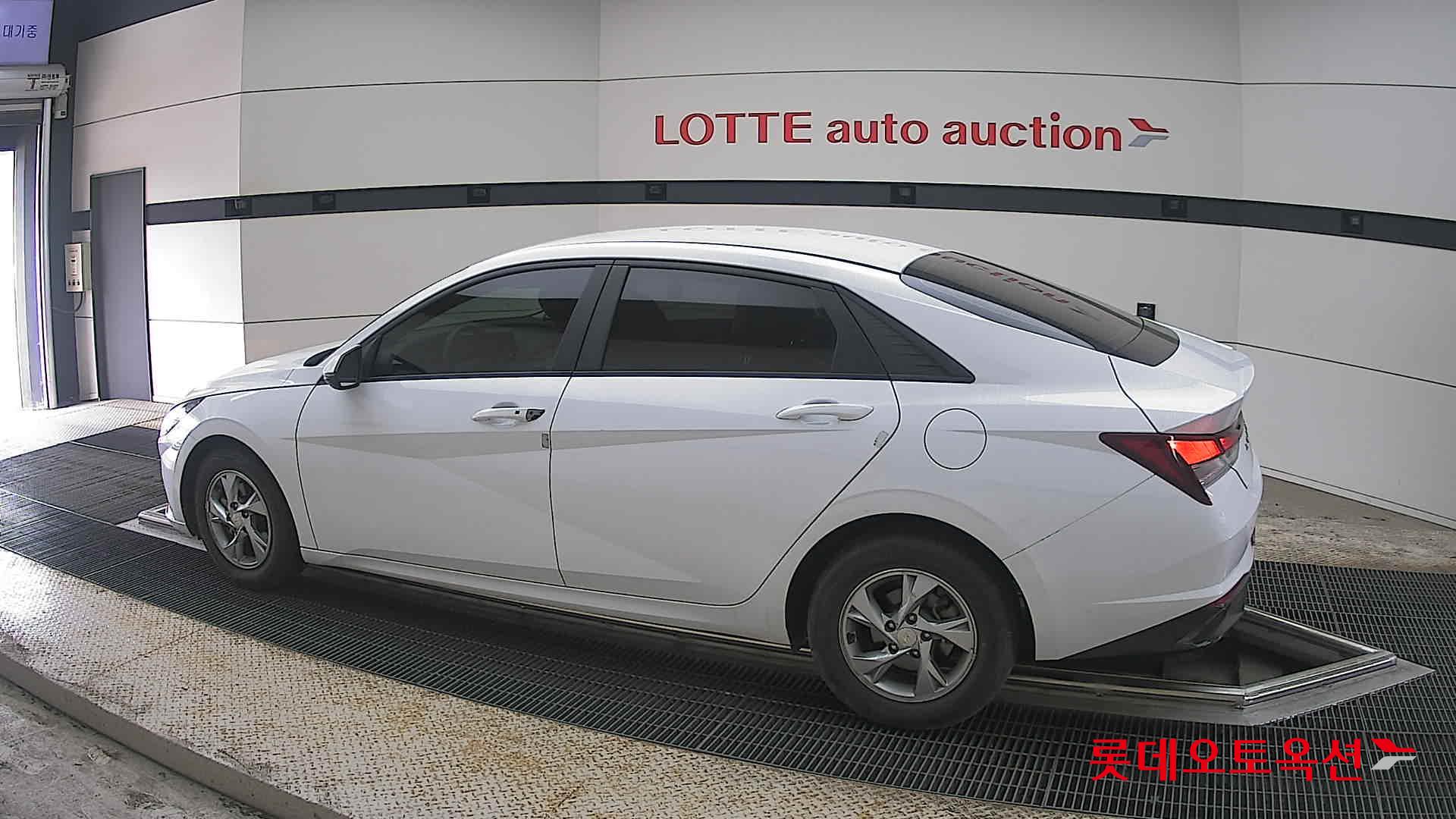 Hyundai Elantra 2021 - Image 14