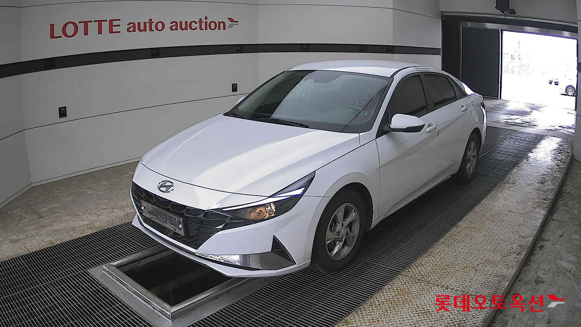 Hyundai Elantra 2021 - Image 3