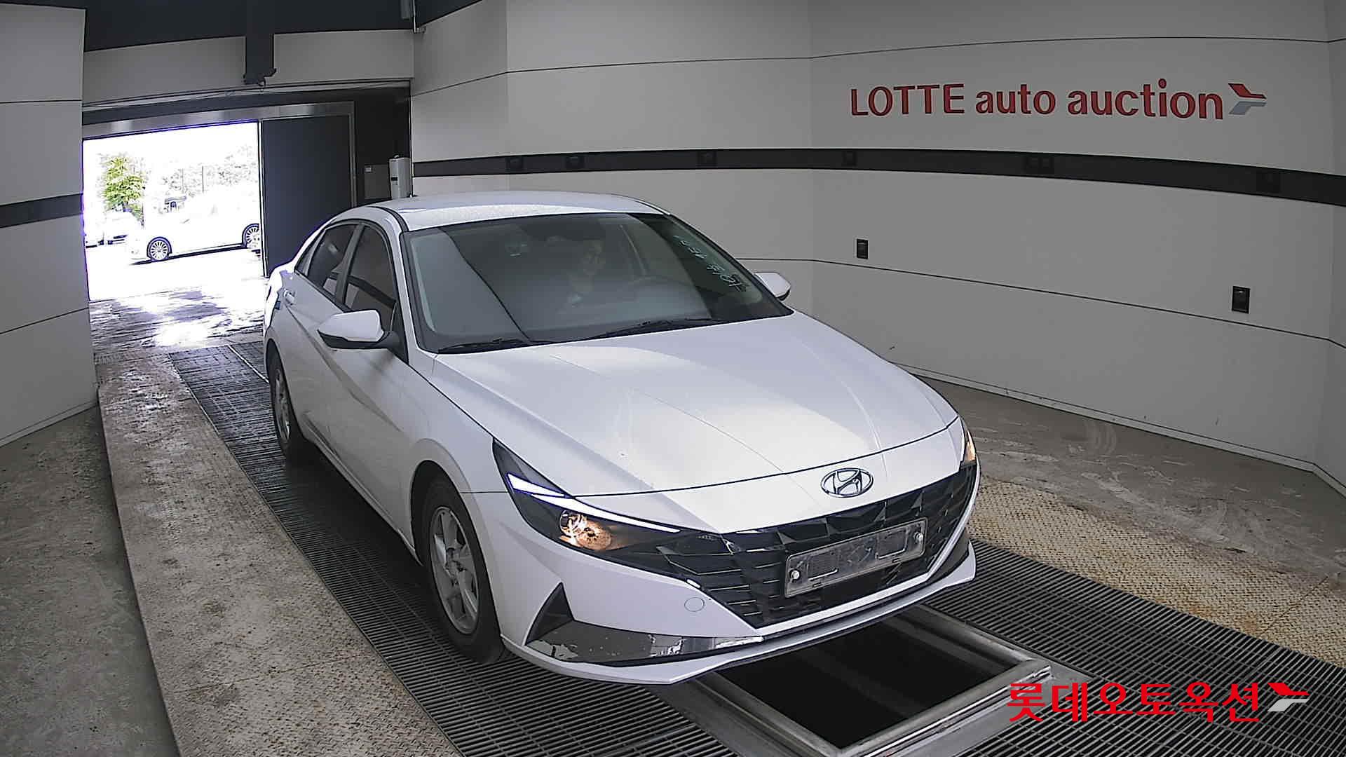 Hyundai Elantra 2021 - Image 24