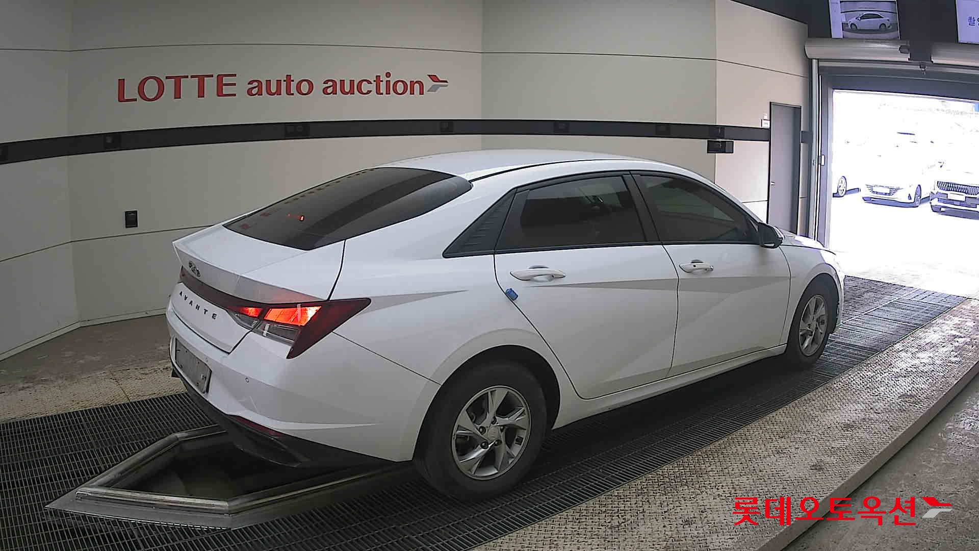 Hyundai Elantra 2021 - Image 19