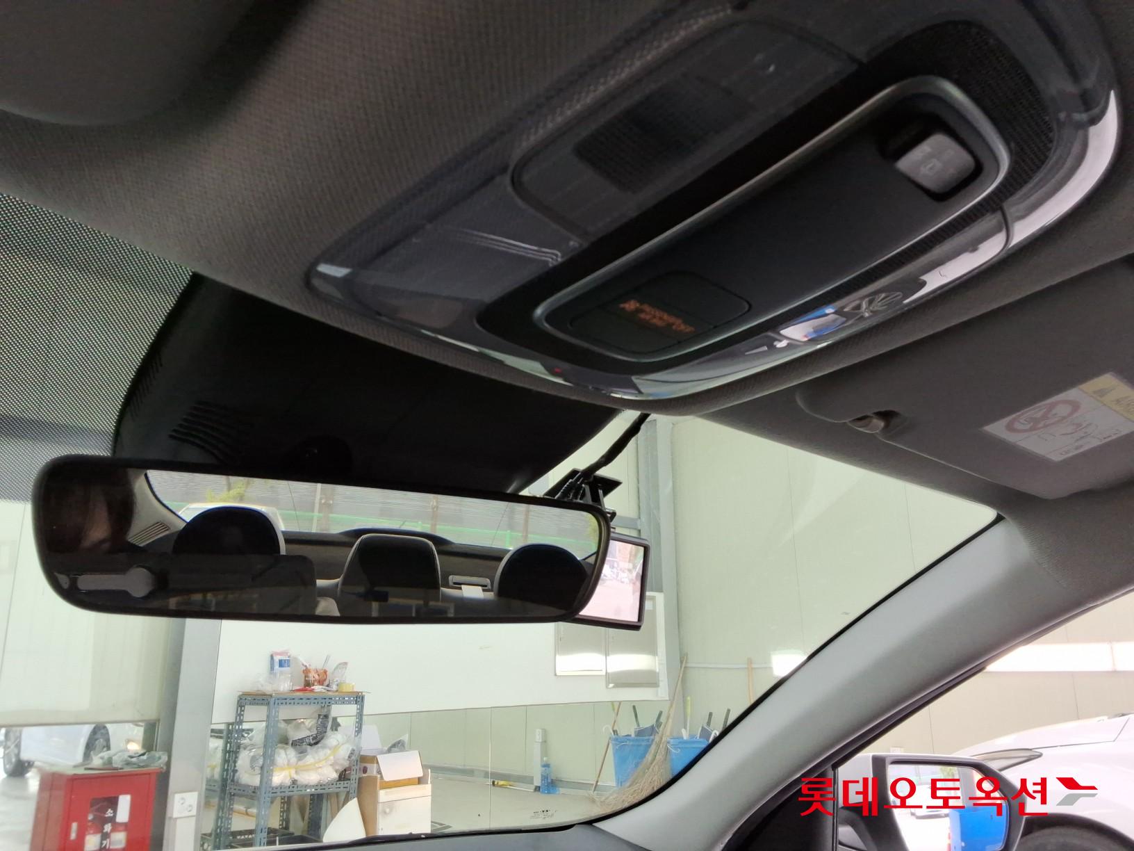 Hyundai Elantra 2021 - Image 32