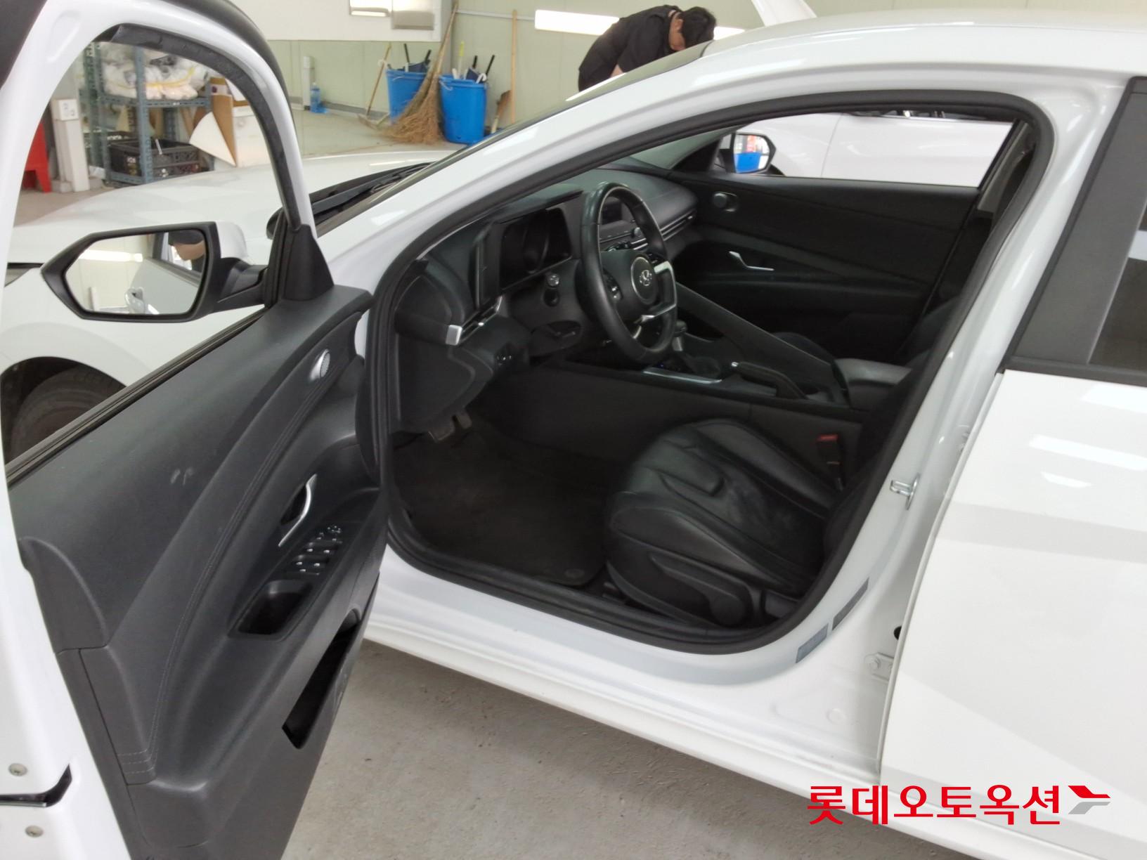 Hyundai Elantra 2021 - Image 36