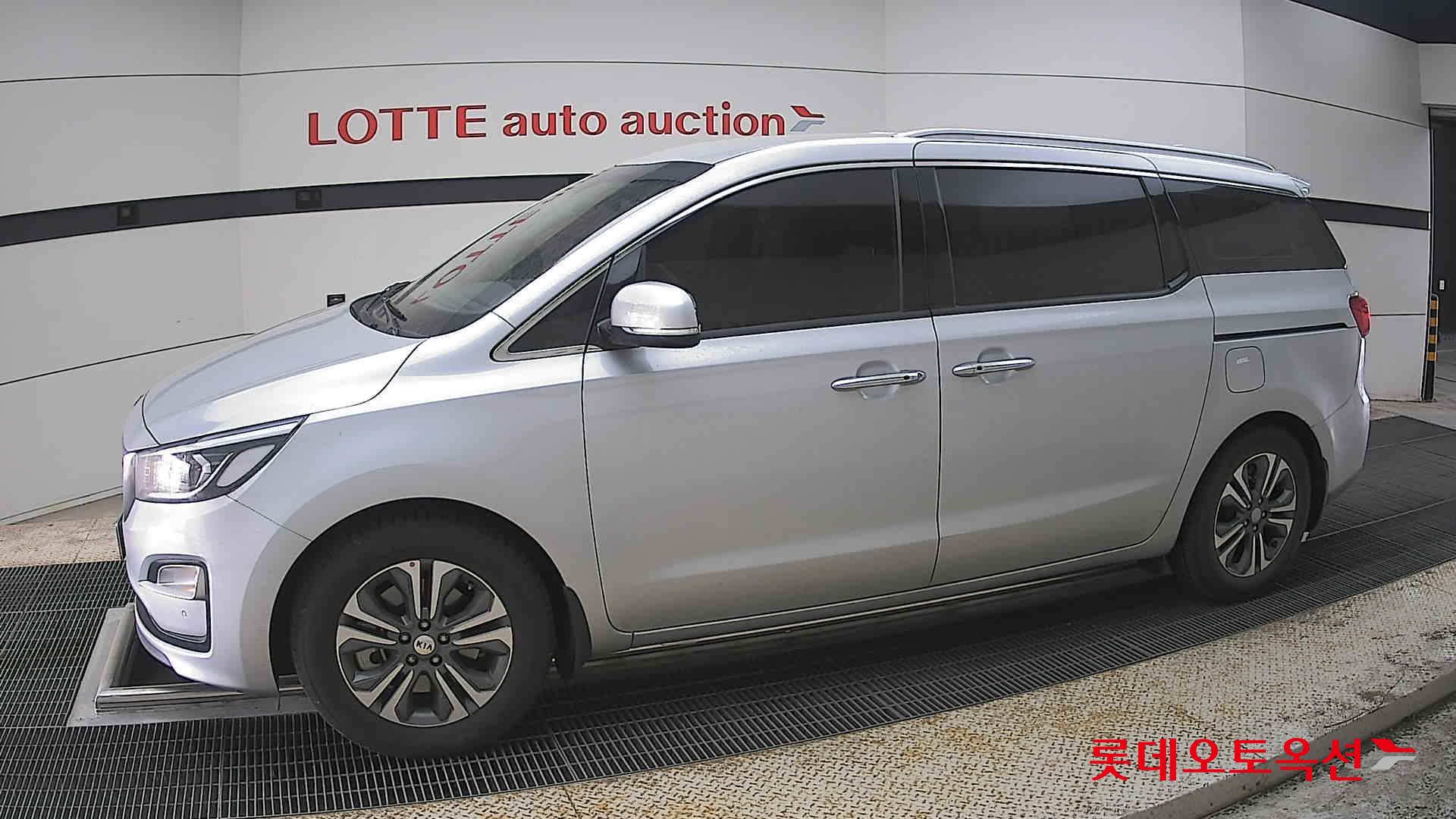 Kia New Carnival 2020 - Image 12