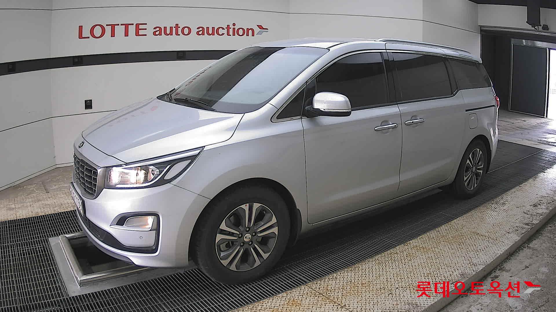 Kia New Carnival 2020 - Image 11