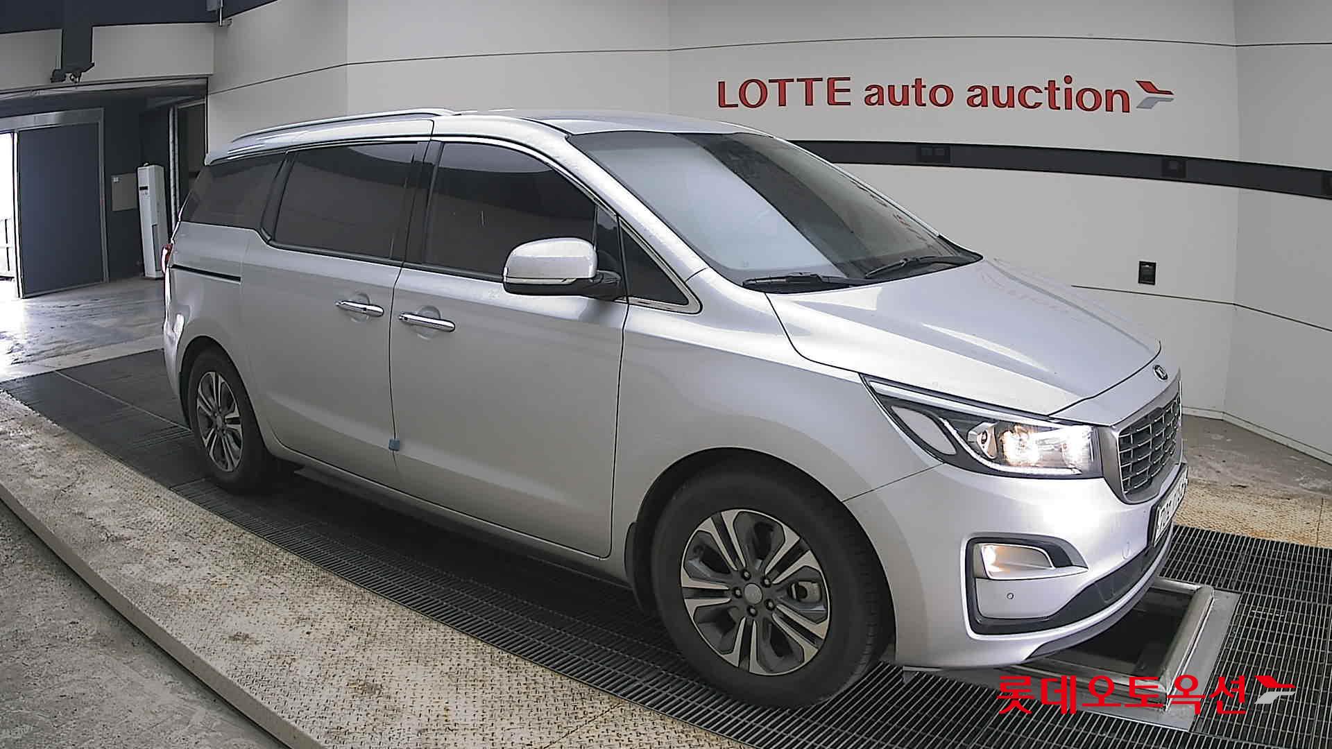 Kia New Carnival 2020 - Image 23