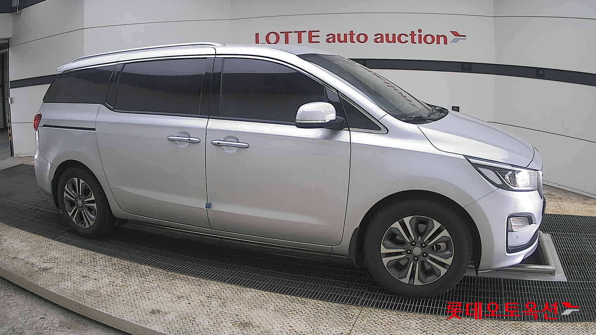 Kia New Carnival 2020 - Image 22
