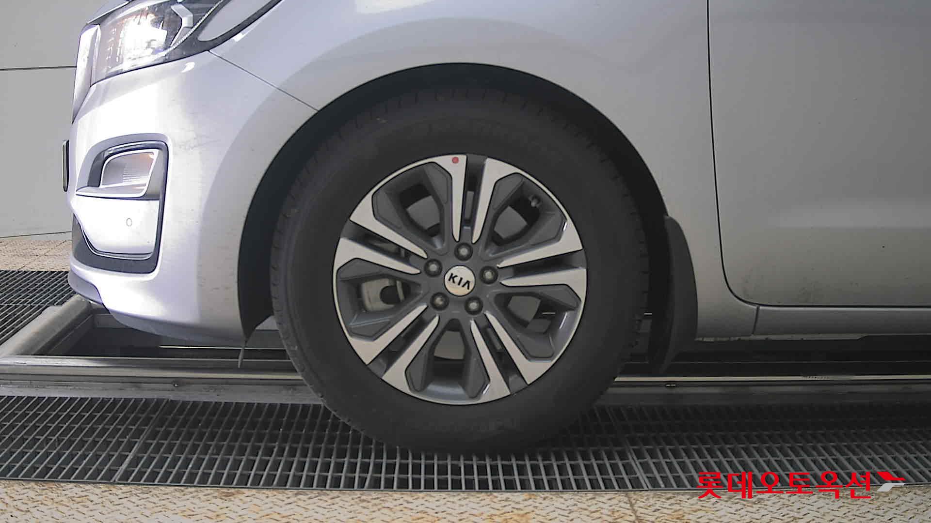 Kia New Carnival 2020 - Image 25