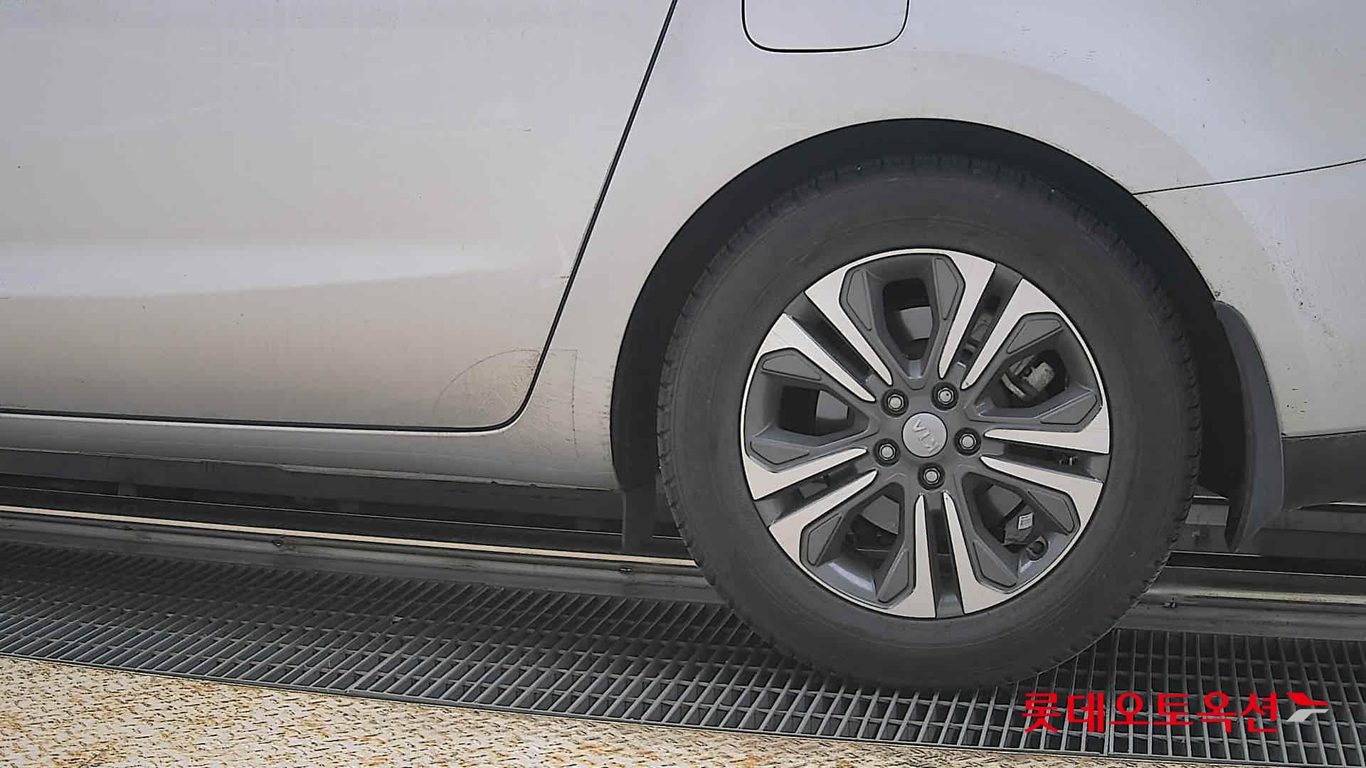 Kia New Carnival 2020 - Image 26