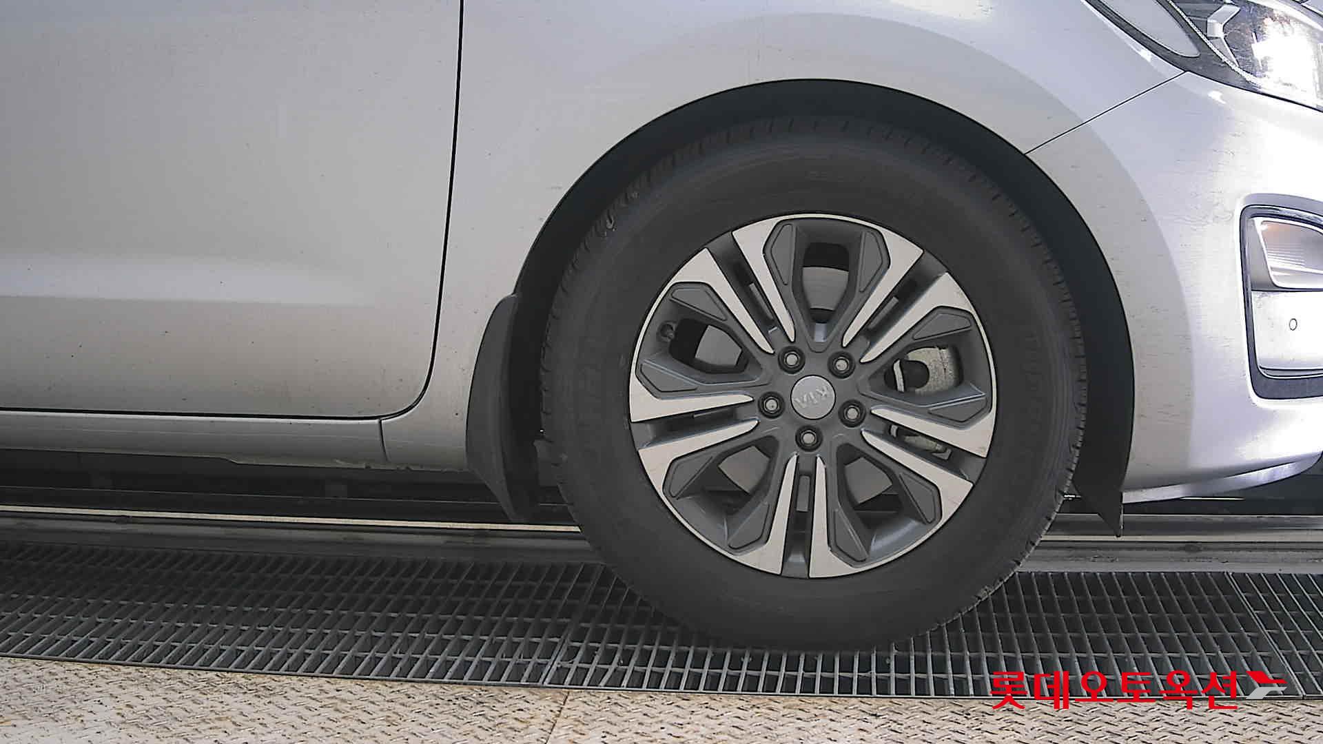 Kia New Carnival 2020 - Image 27