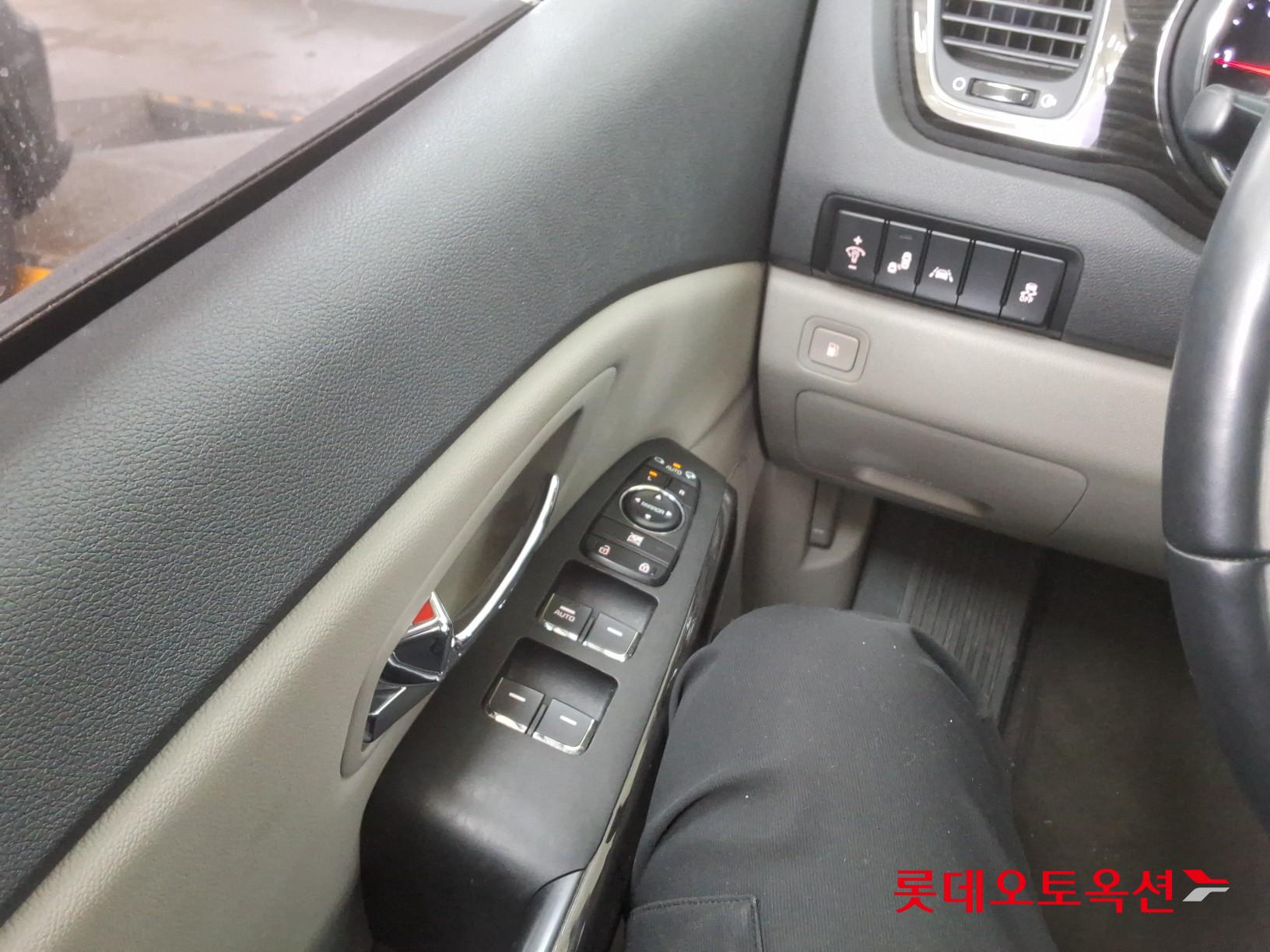 Kia New Carnival 2020 - Image 29