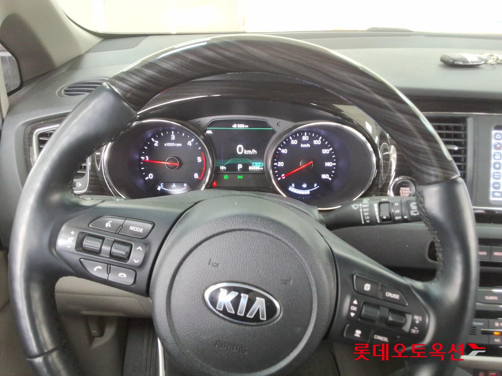 Kia New Carnival 2020 - Image 30