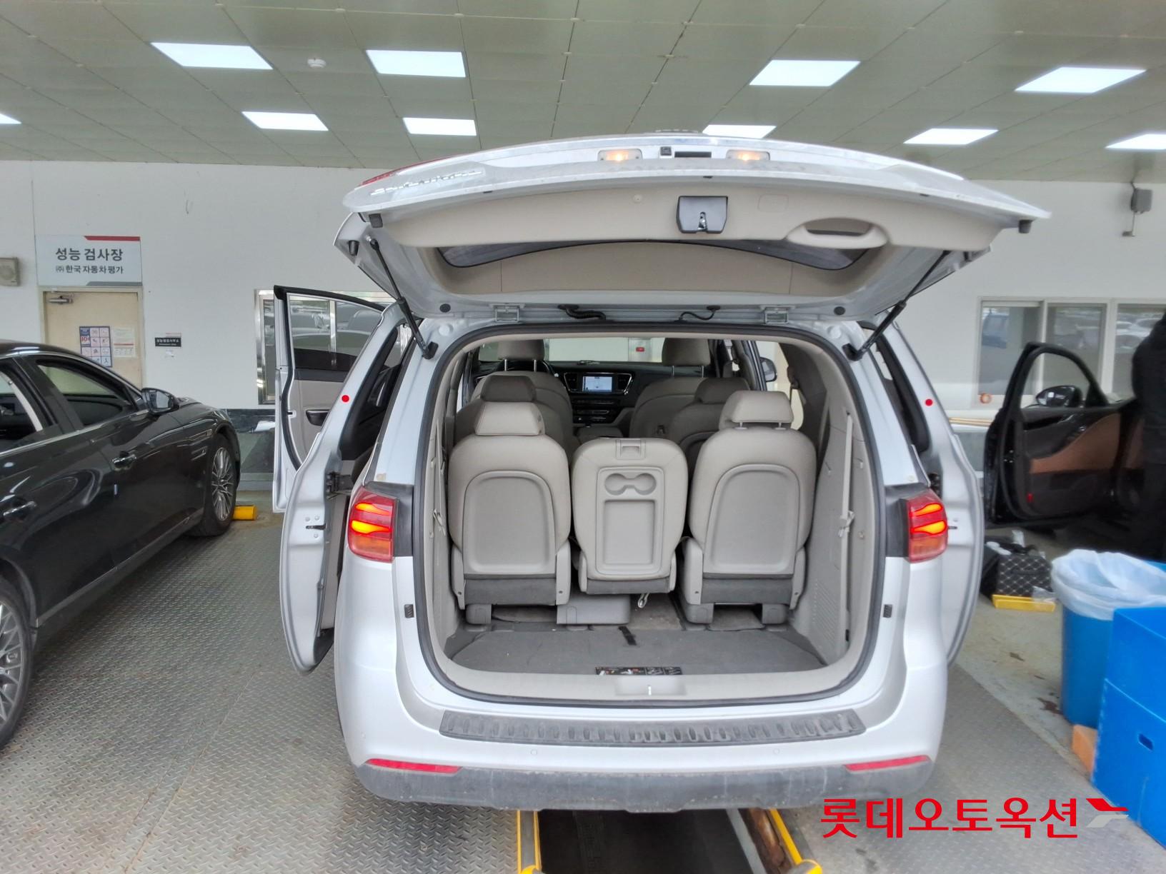 Kia New Carnival 2020 - Image 9