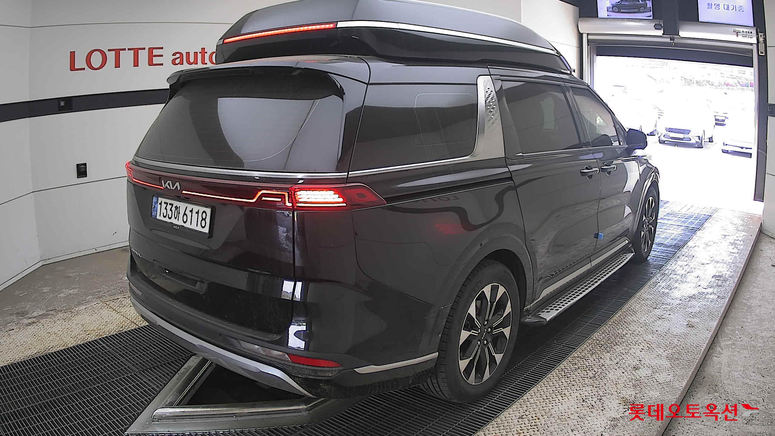 Kia Carnival - 5