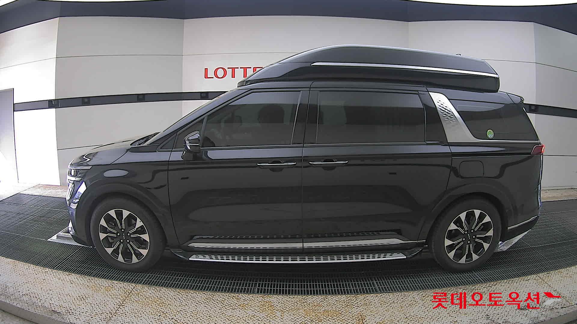 Kia Carnival - 13