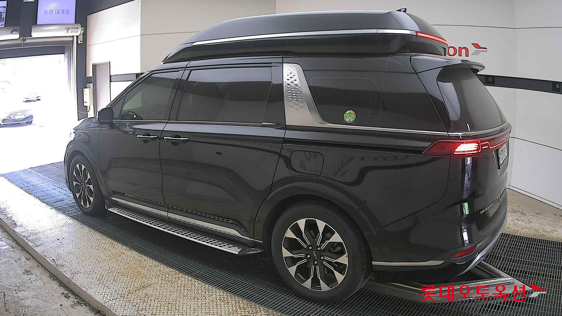 Kia Carnival - 15