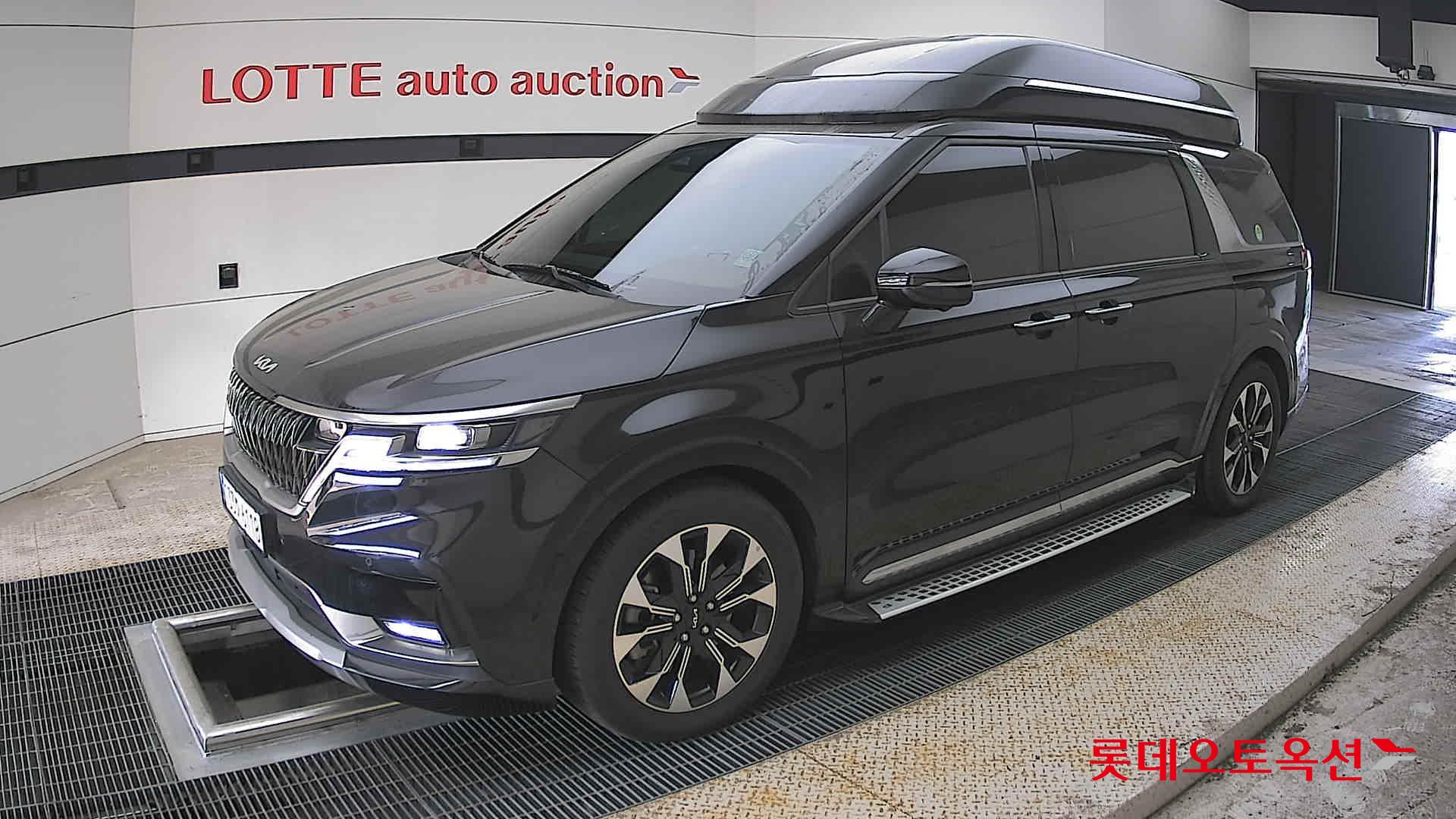 Kia Carnival - 11