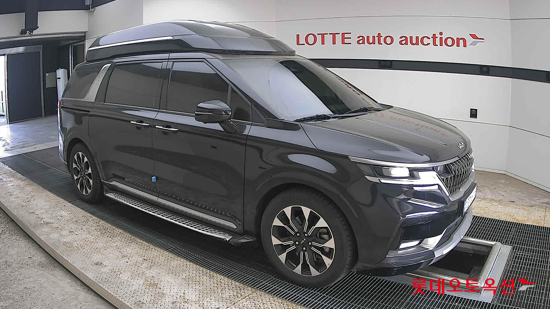 Kia Carnival - 23