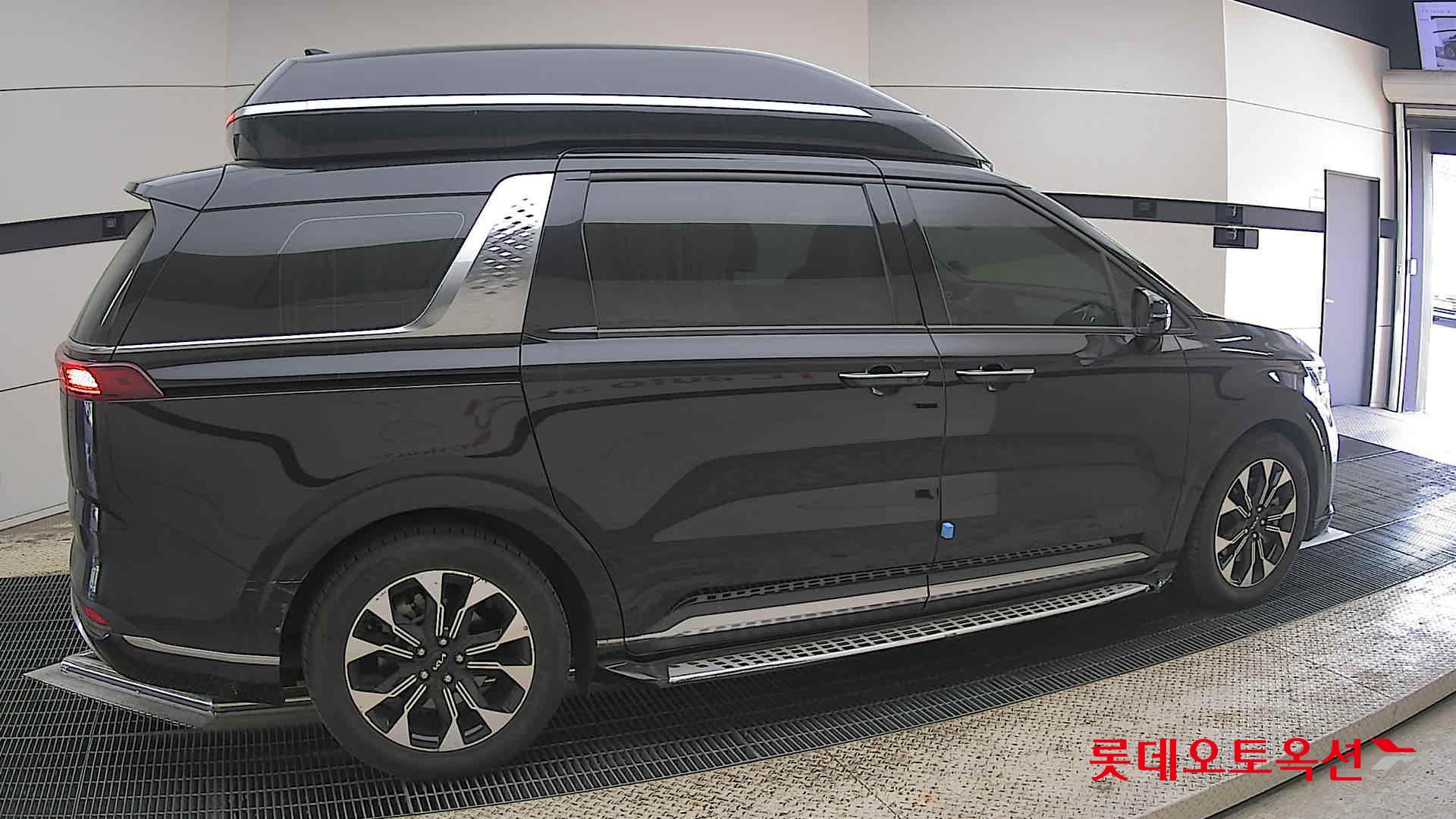 Kia Carnival - 20