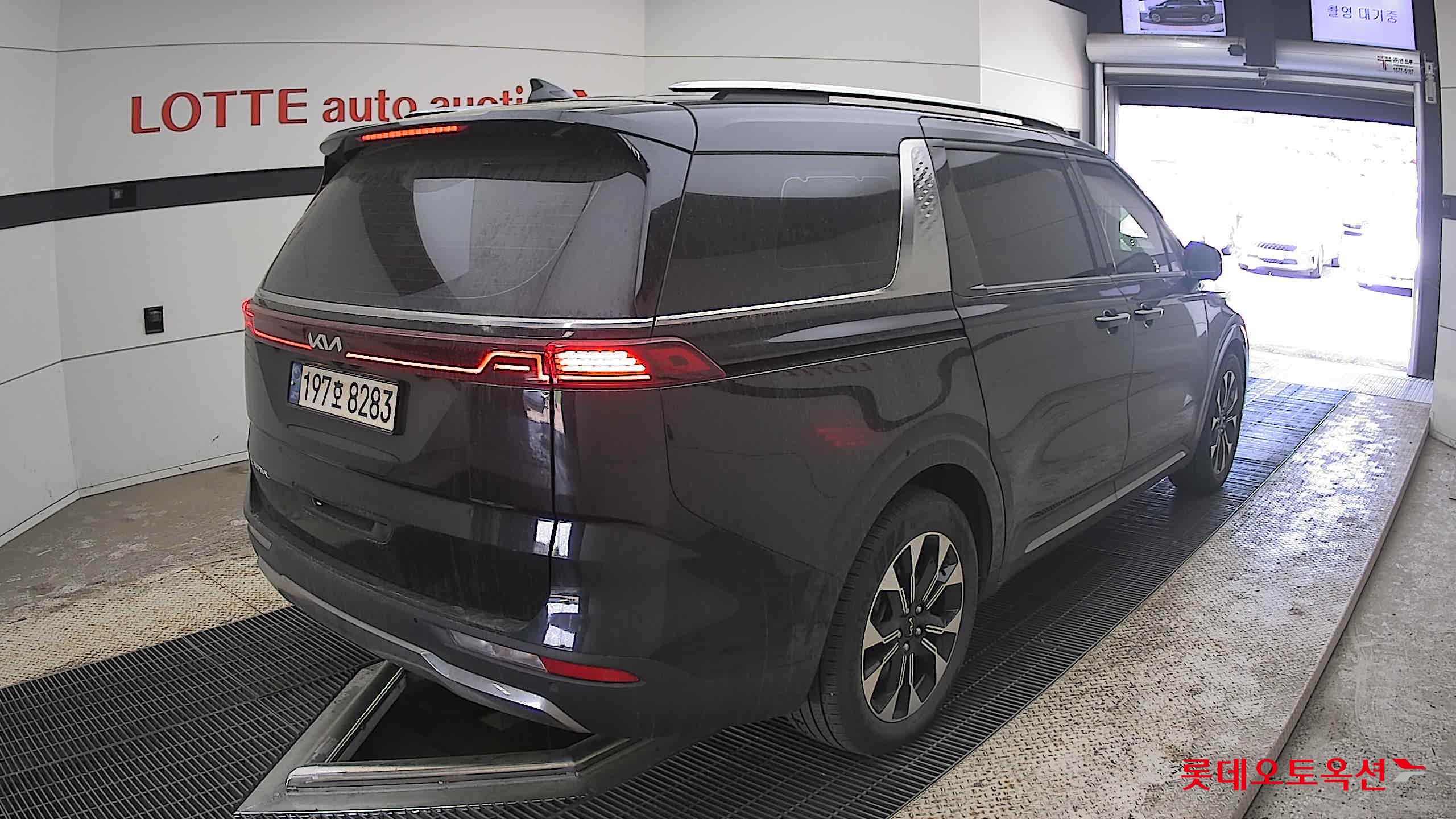 Kia Carnival - 5
