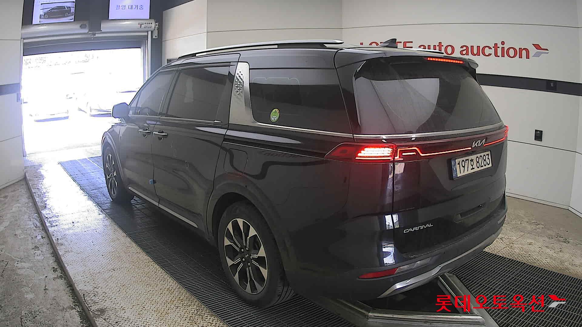 Kia Carnival - 4
