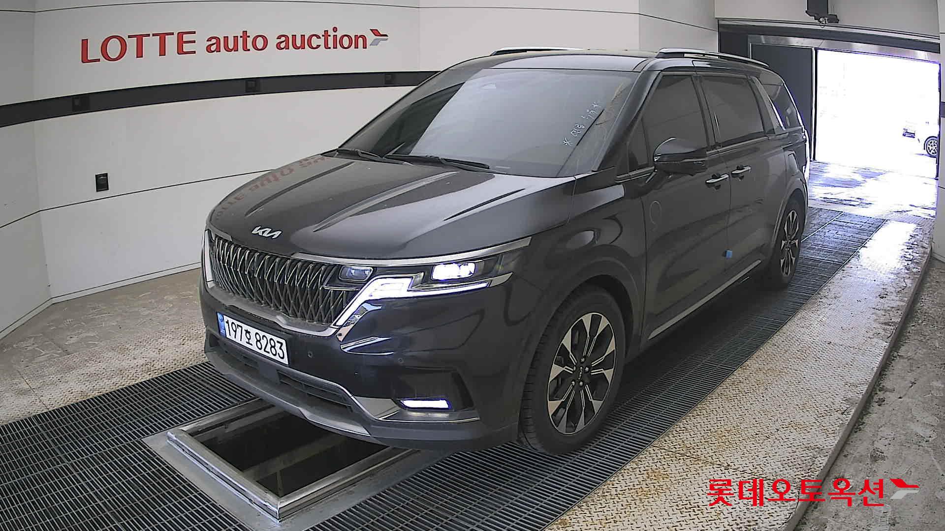 Kia Carnival - 3