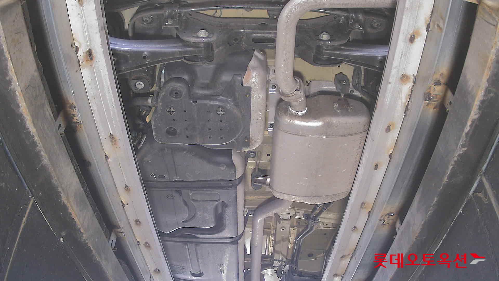 Kia Carnival - 2