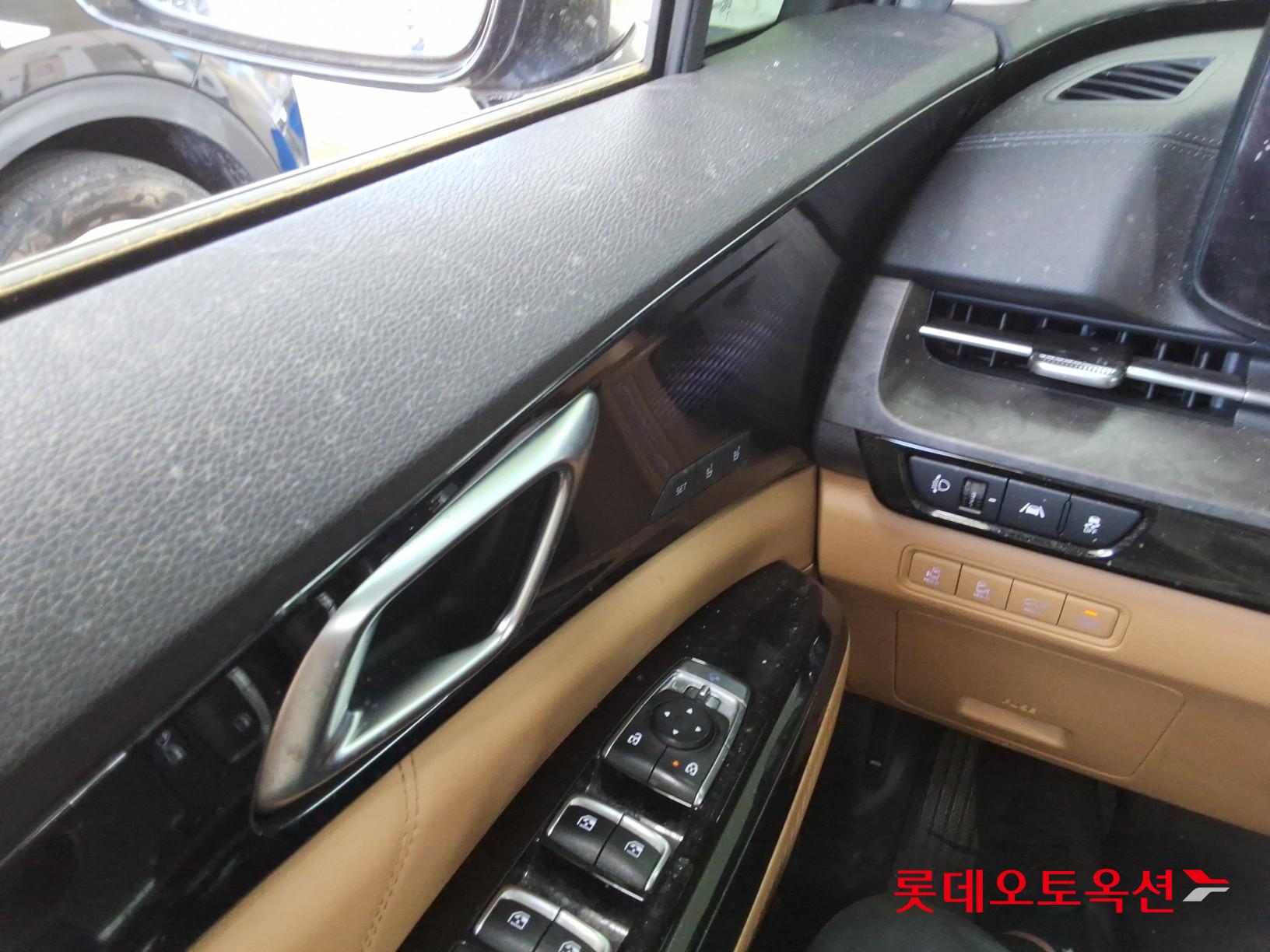 Kia Carnival - 29