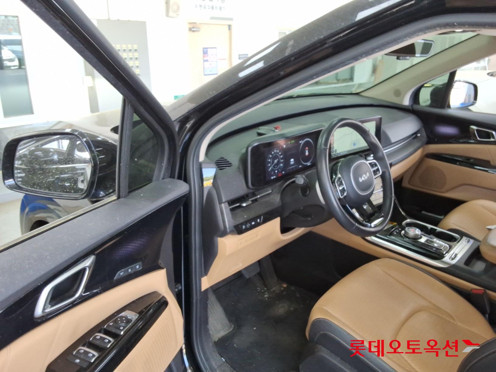 Kia Carnival - 36
