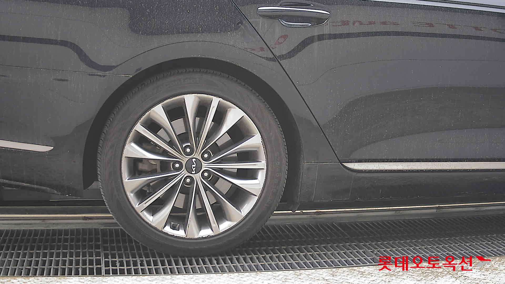 Kia K9 2022 - Image 28
