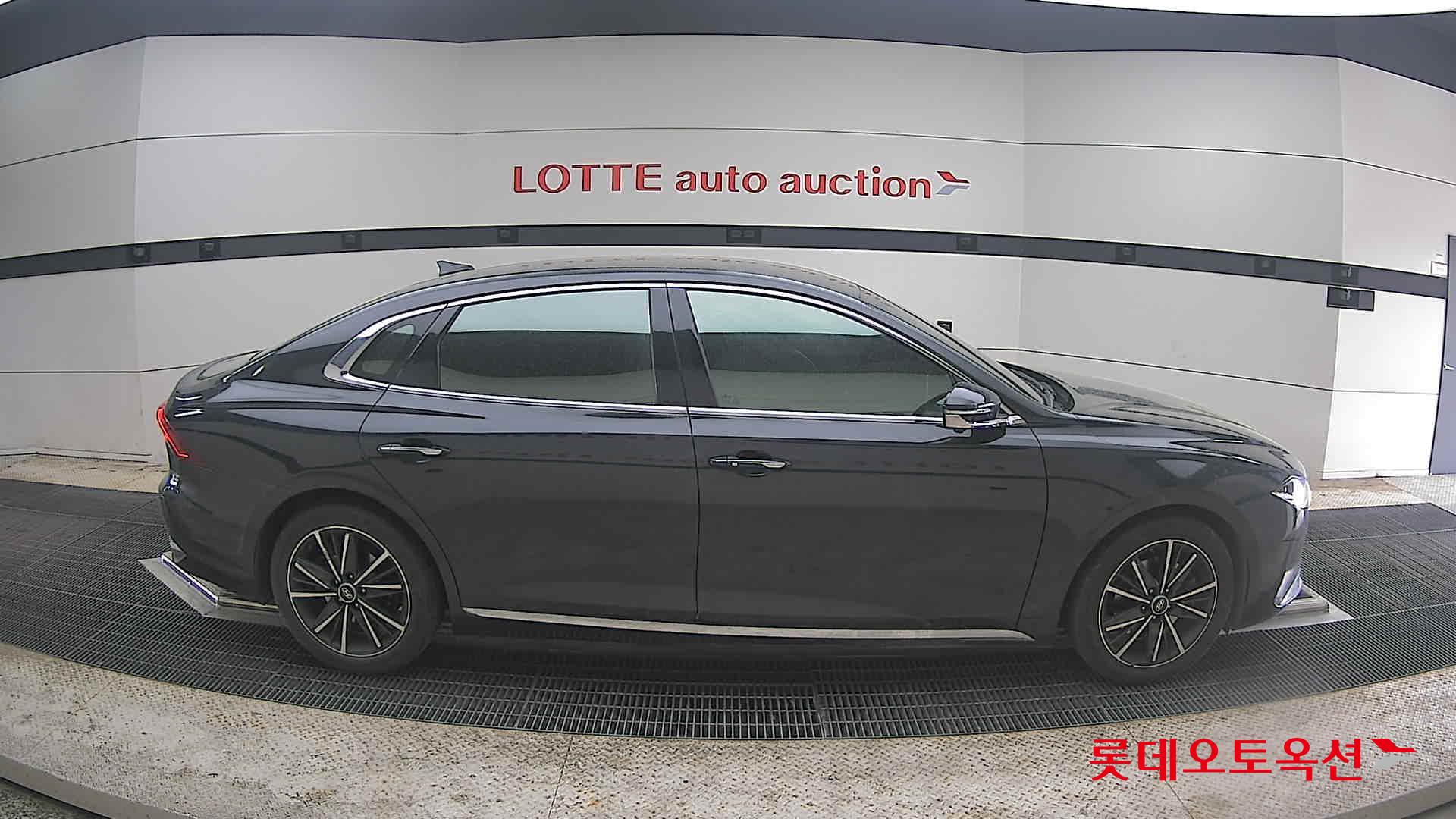 Hyundai Grandeur - 21