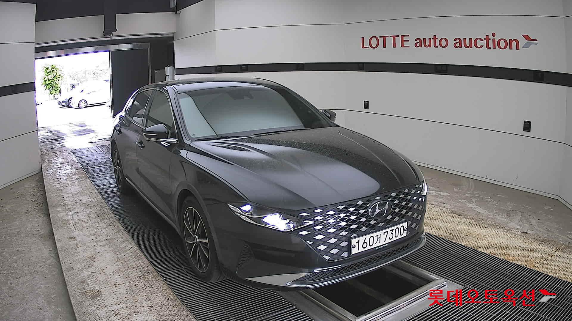 Hyundai Grandeur - 24