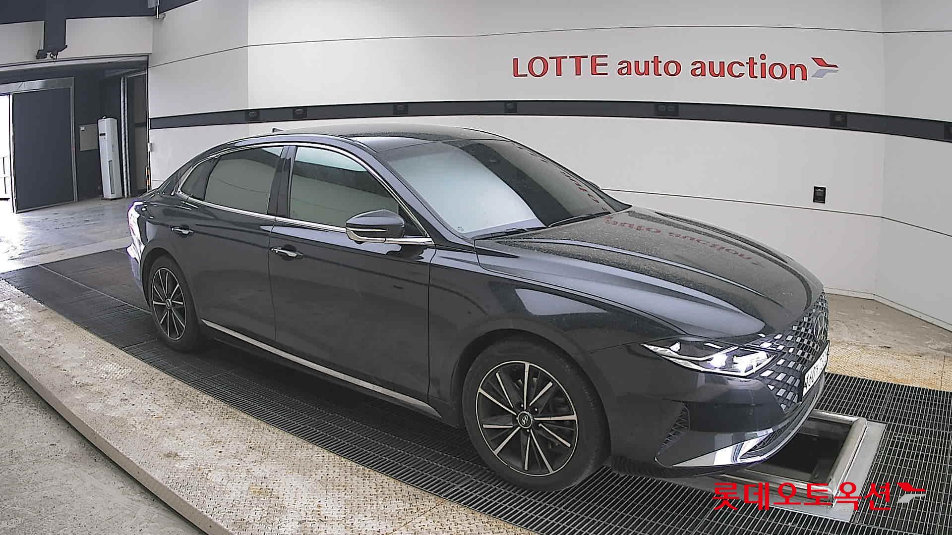 Hyundai Grandeur - 23