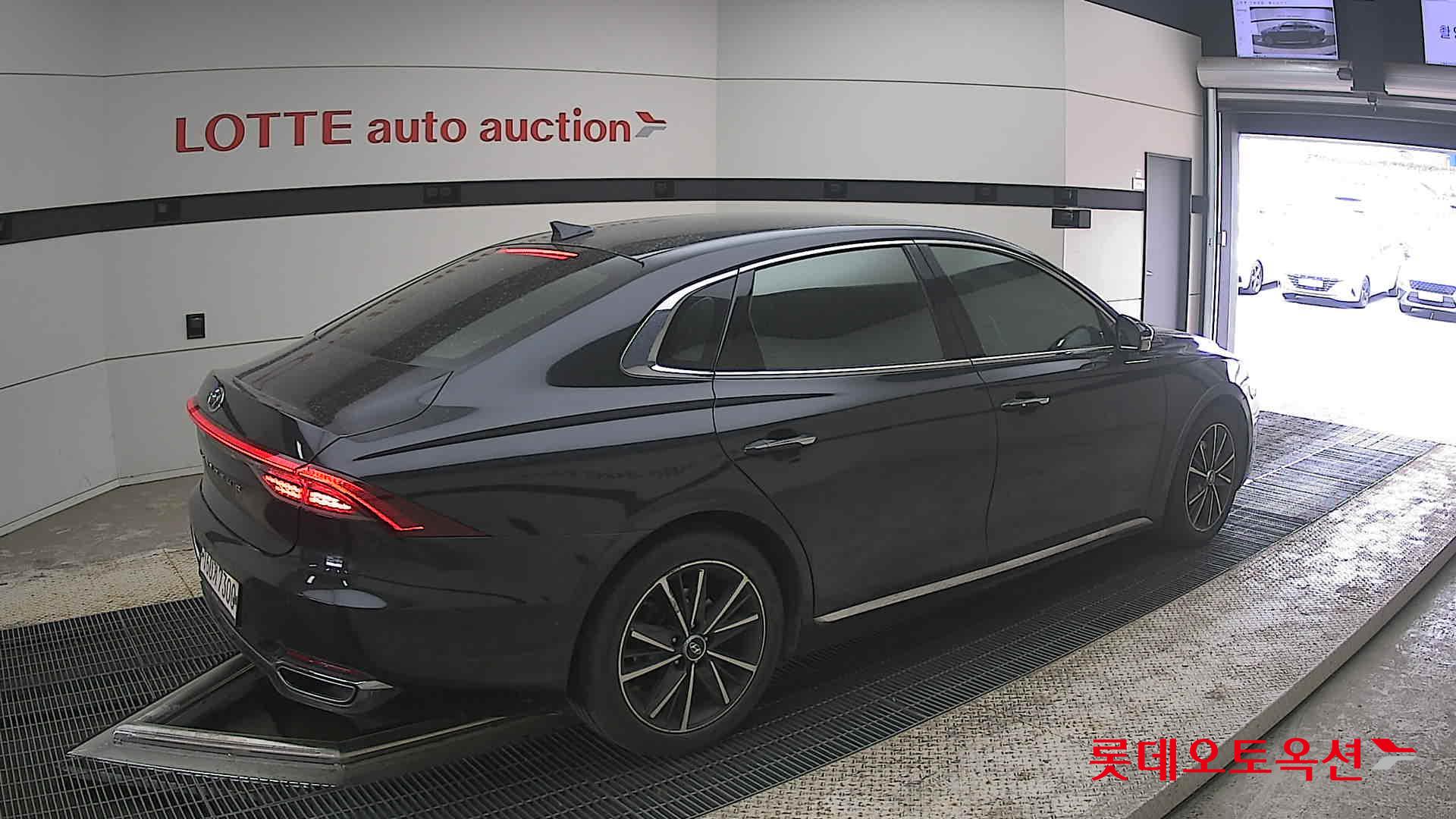 Hyundai Grandeur - 19