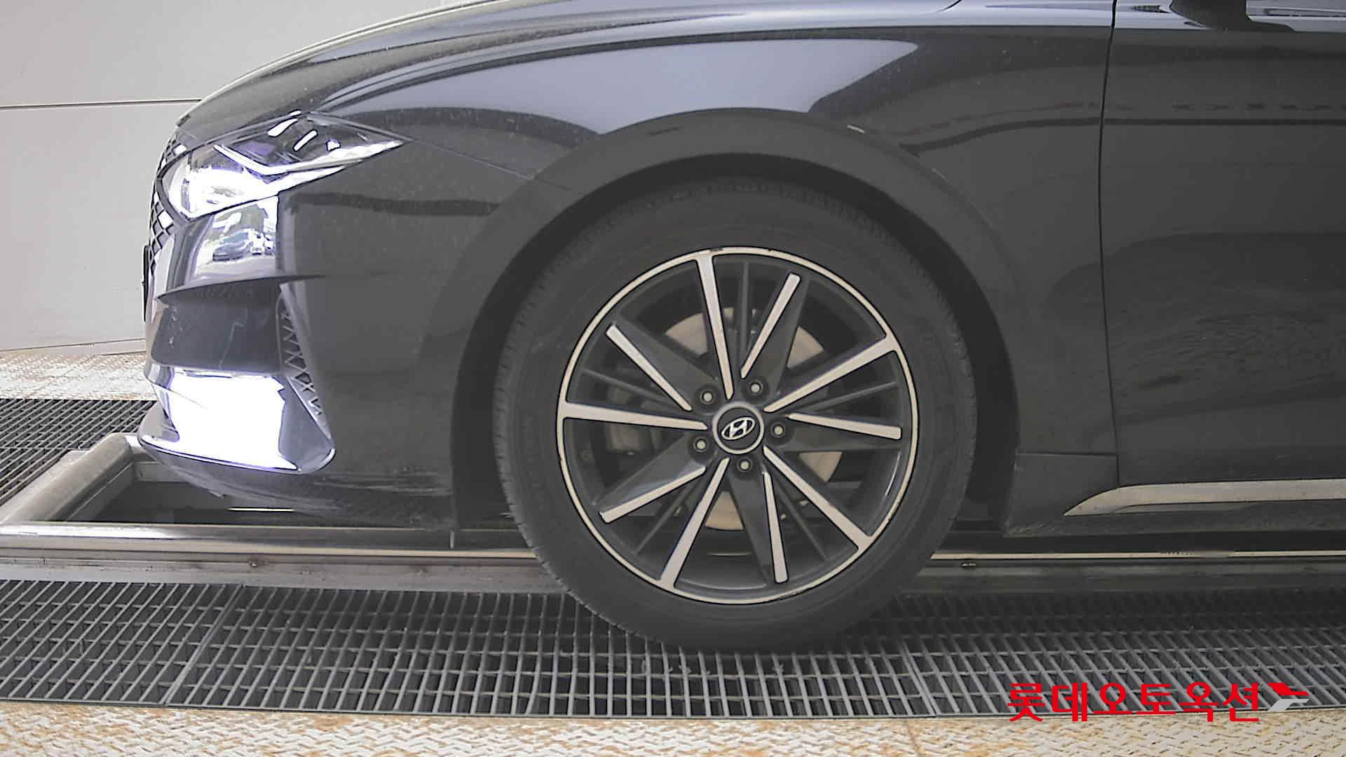 Hyundai Grandeur - 25