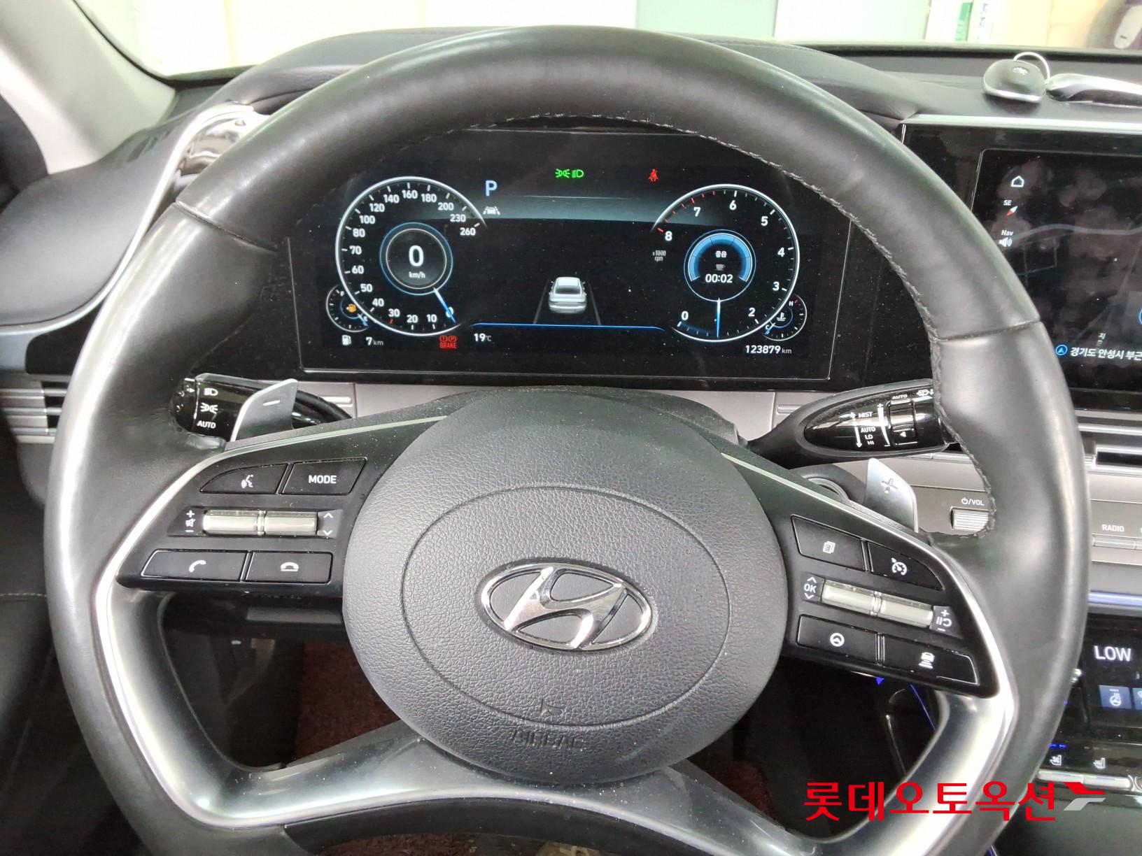 Hyundai Grandeur - 30
