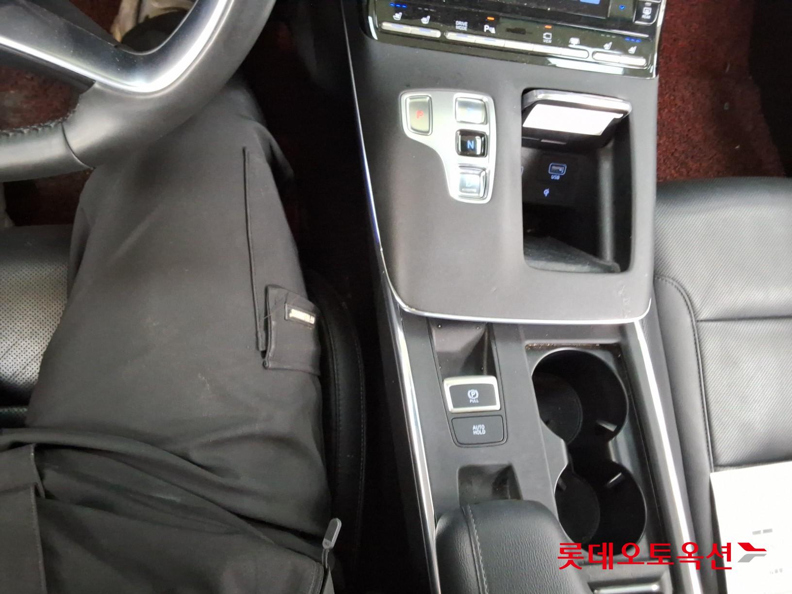 Hyundai Grandeur - 34