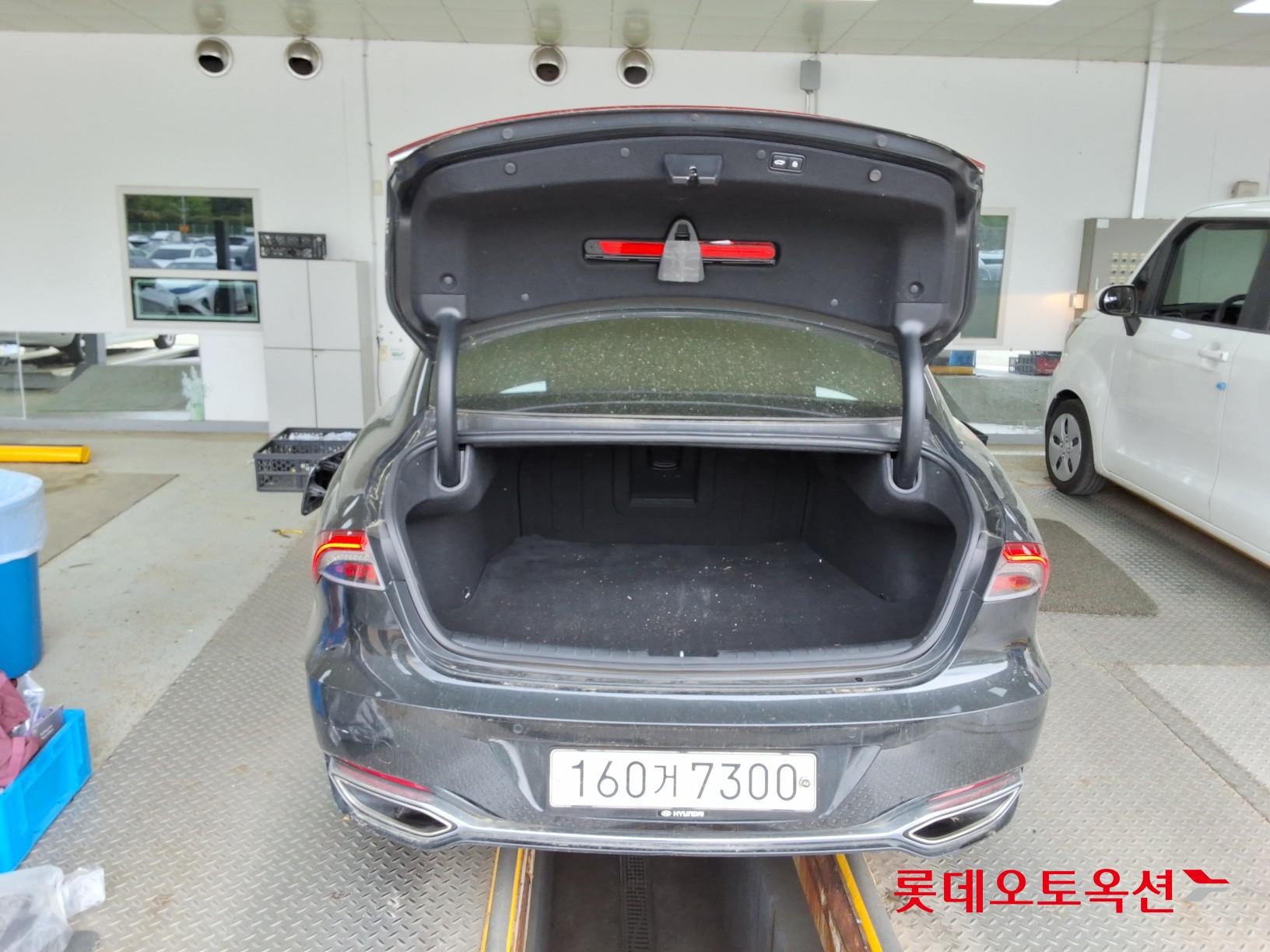 Hyundai Grandeur - 9