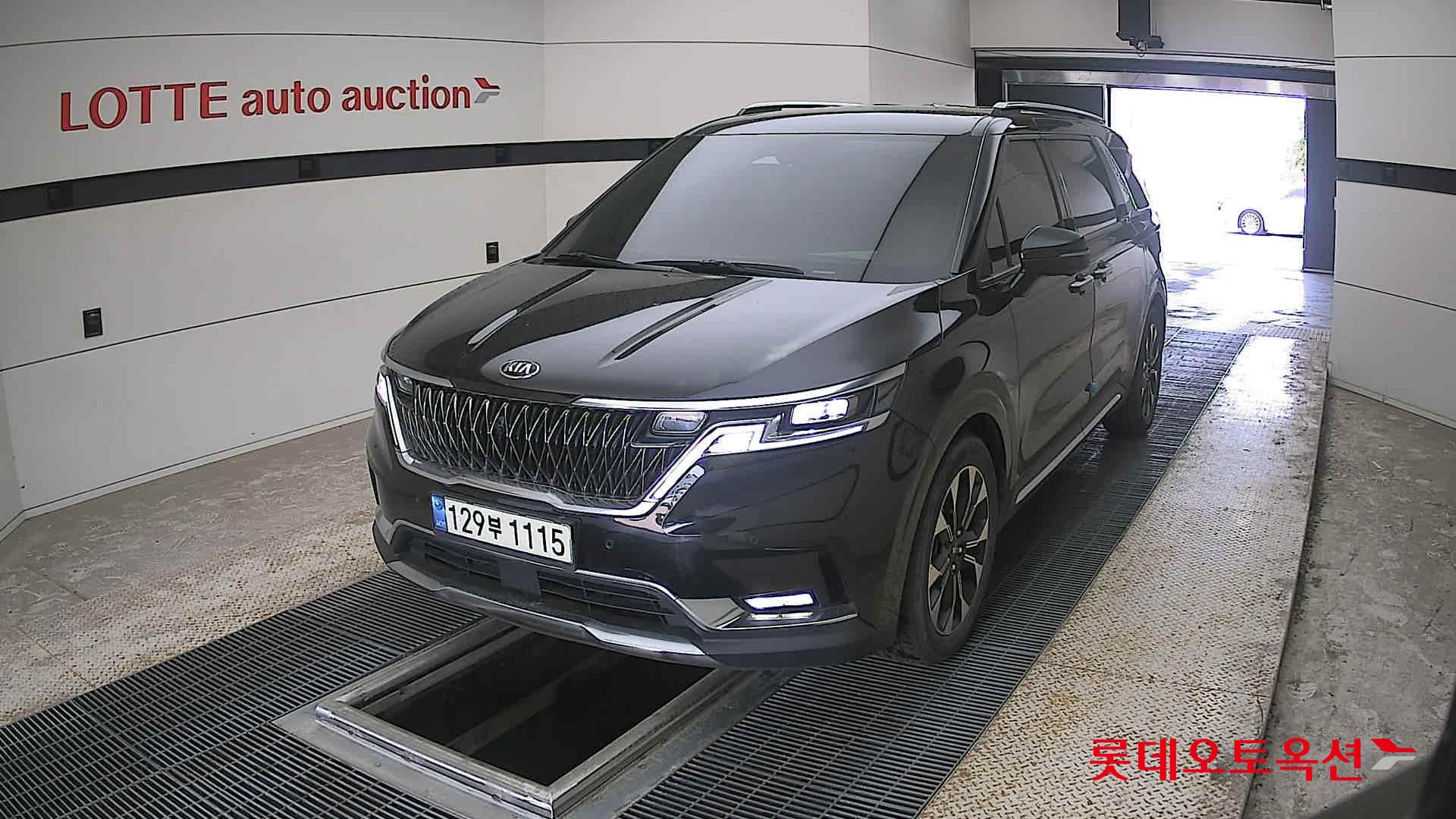 Kia Carnival - 10