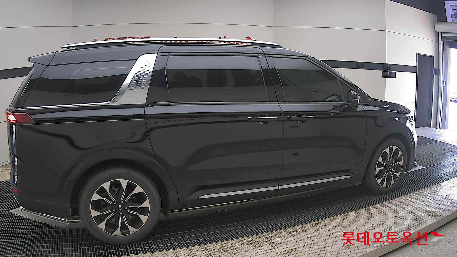 Kia Carnival - 20