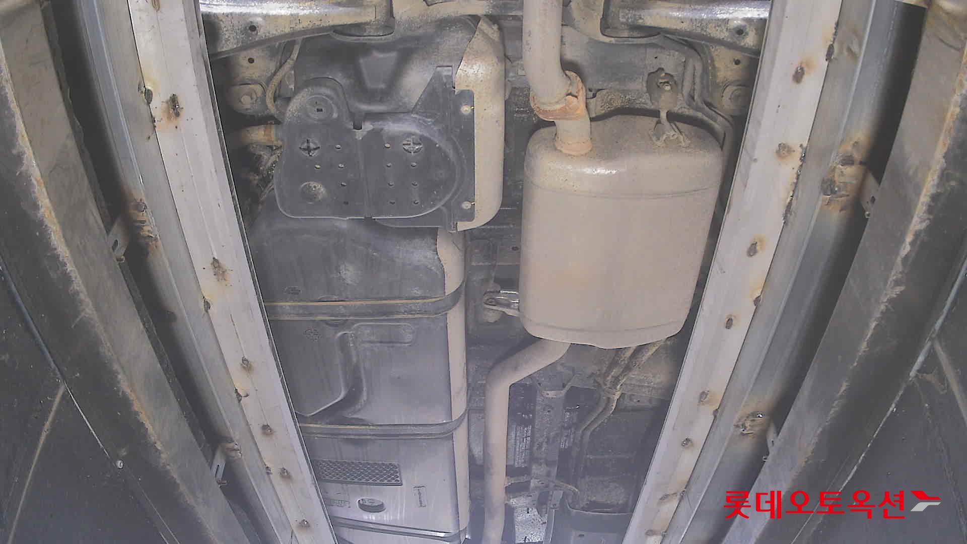 Kia Carnival - 2