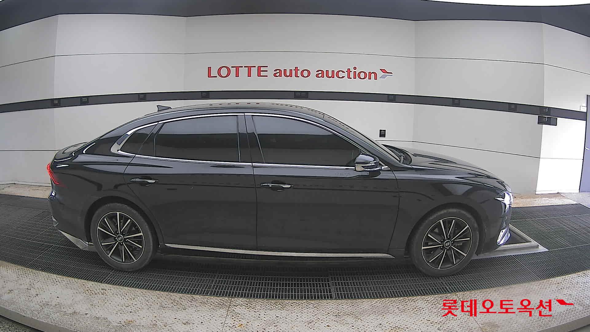Hyundai Grandeur - 21