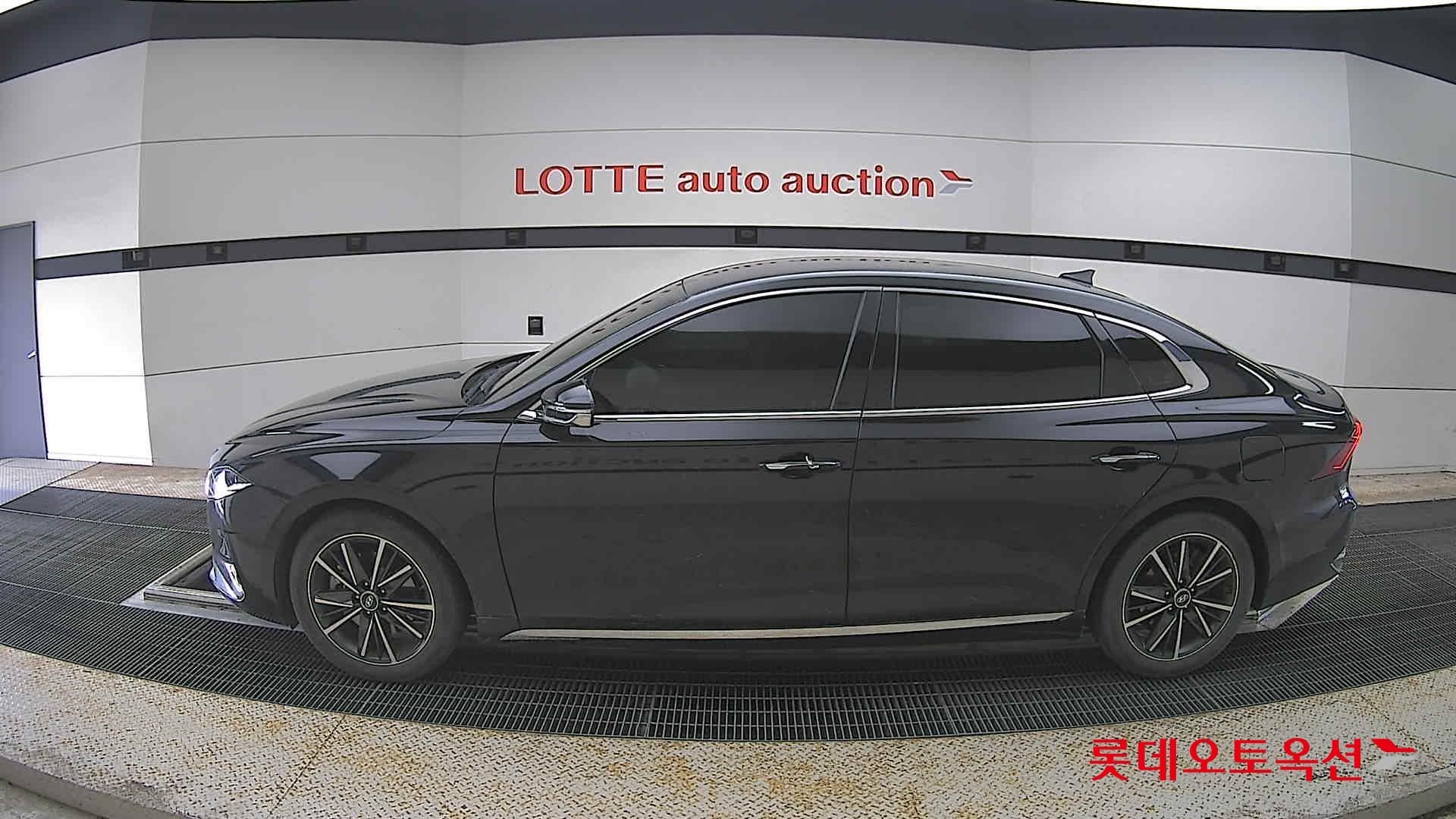 Hyundai Grandeur - 13