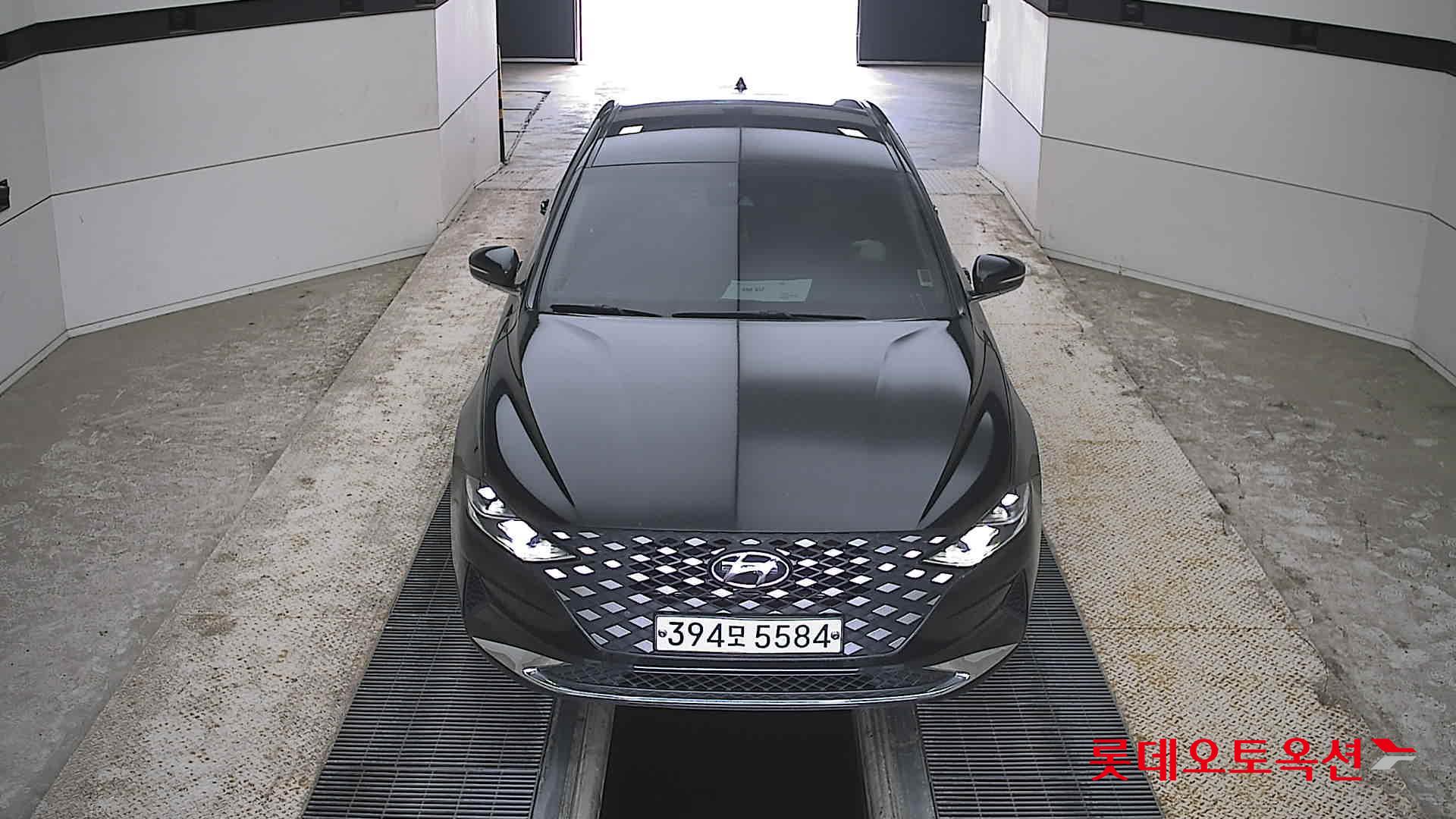 Hyundai Grandeur - 1