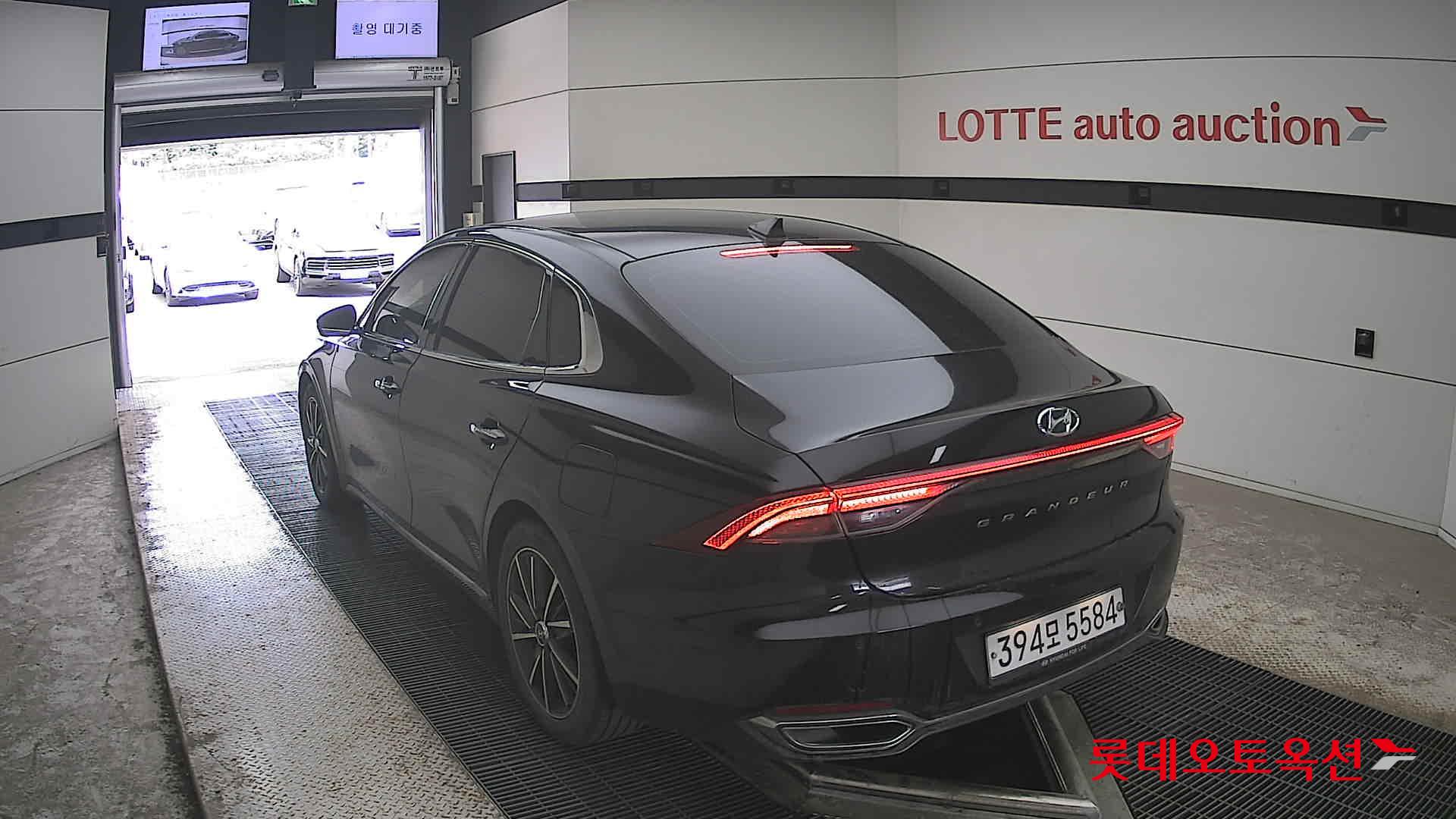 Hyundai Grandeur - 16