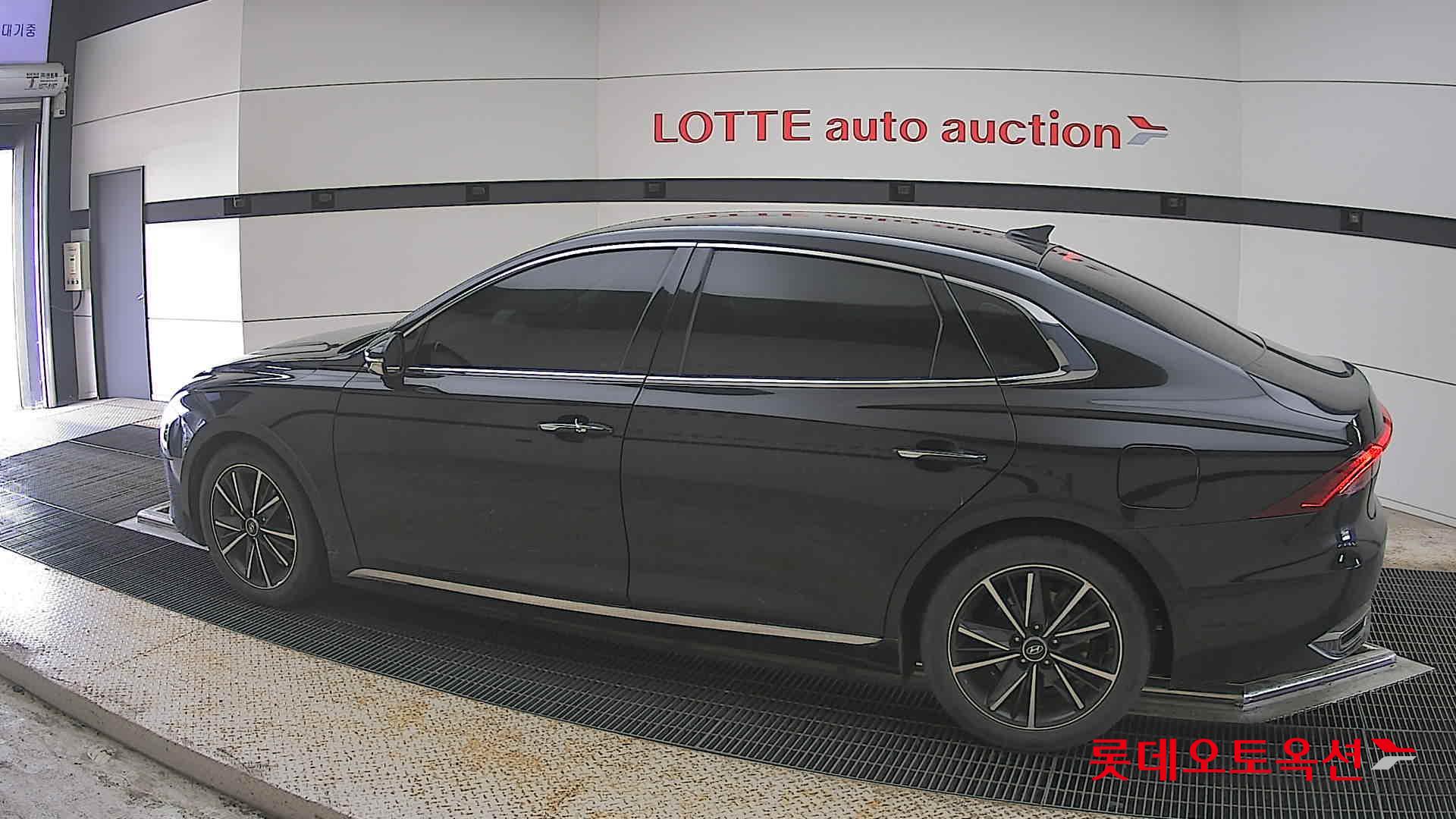 Hyundai Grandeur - 14