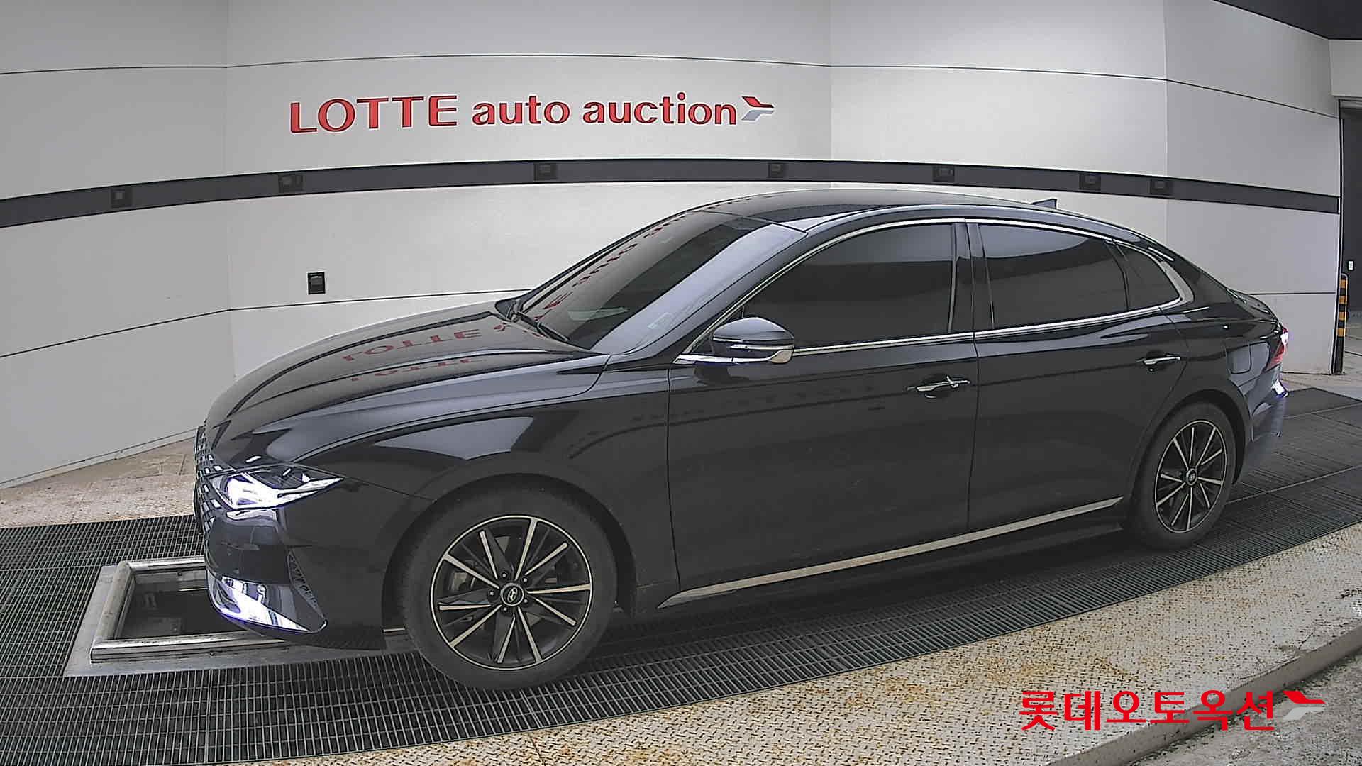 Hyundai Grandeur - 12
