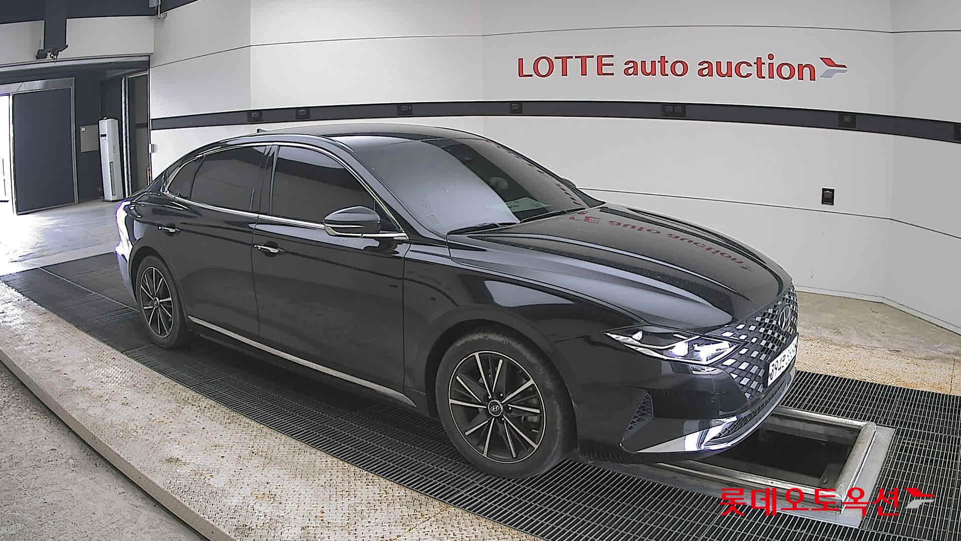 Hyundai Grandeur - 23