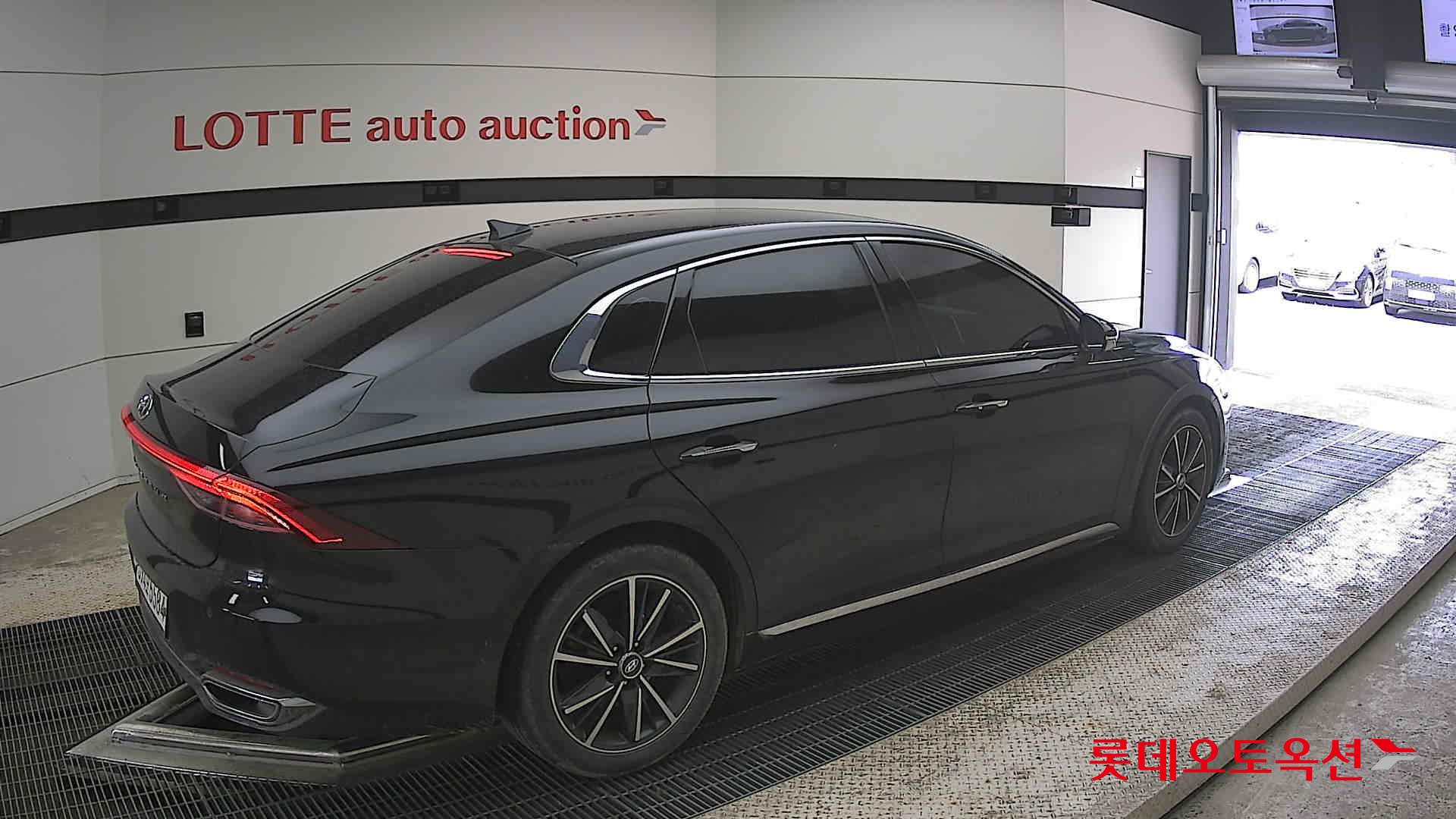 Hyundai Grandeur - 19